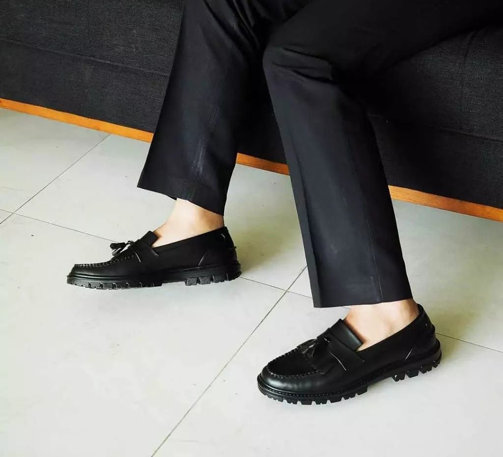 Designer × Simple Shoes Windsor Black Chunky Leather Loafer Size US 10 / EU 43 - 7 Thumbnail