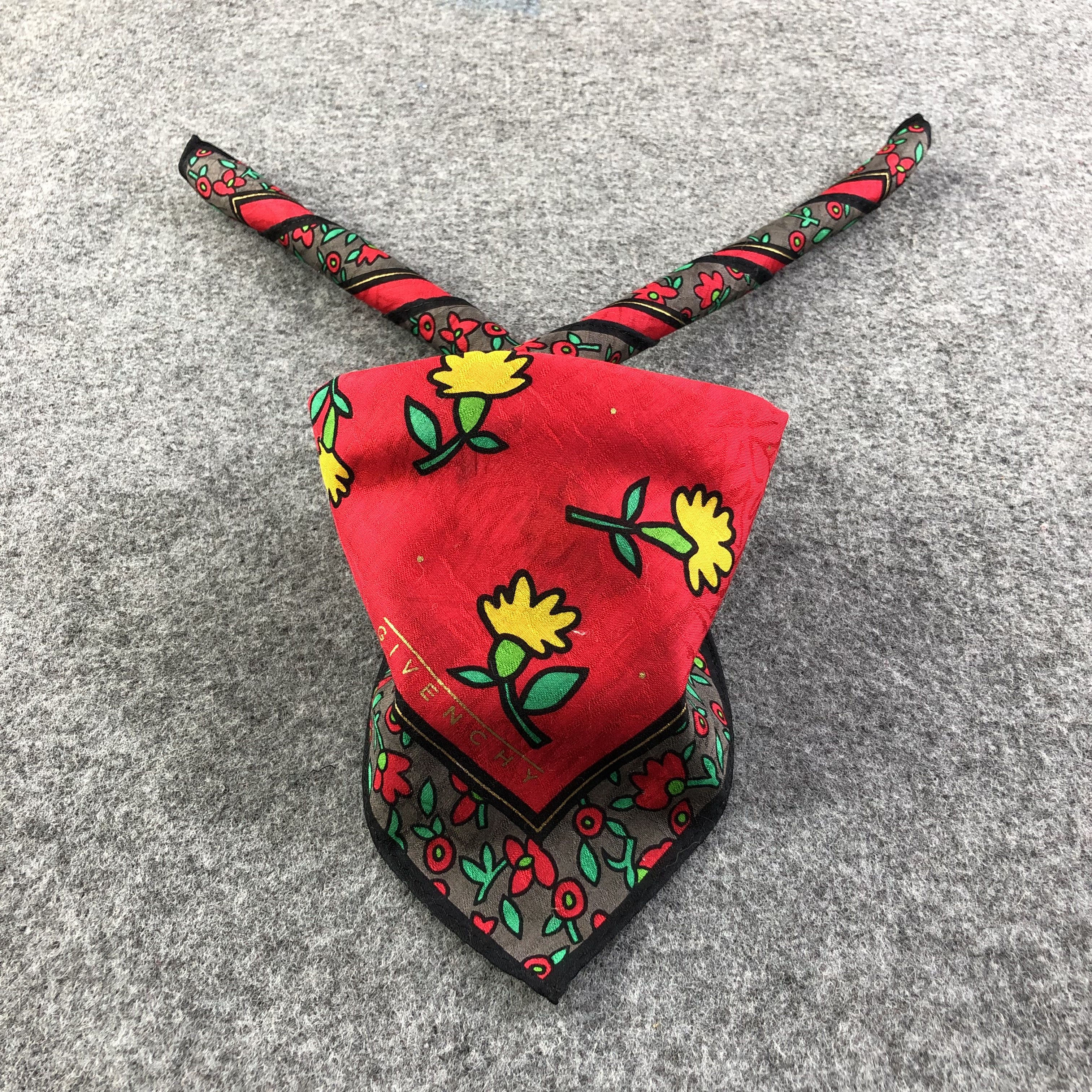 Givenchy Givenchy Floral Handkerchief Neckerchief Bandana H2281 Size ONE SIZE - 1 Thumbnail