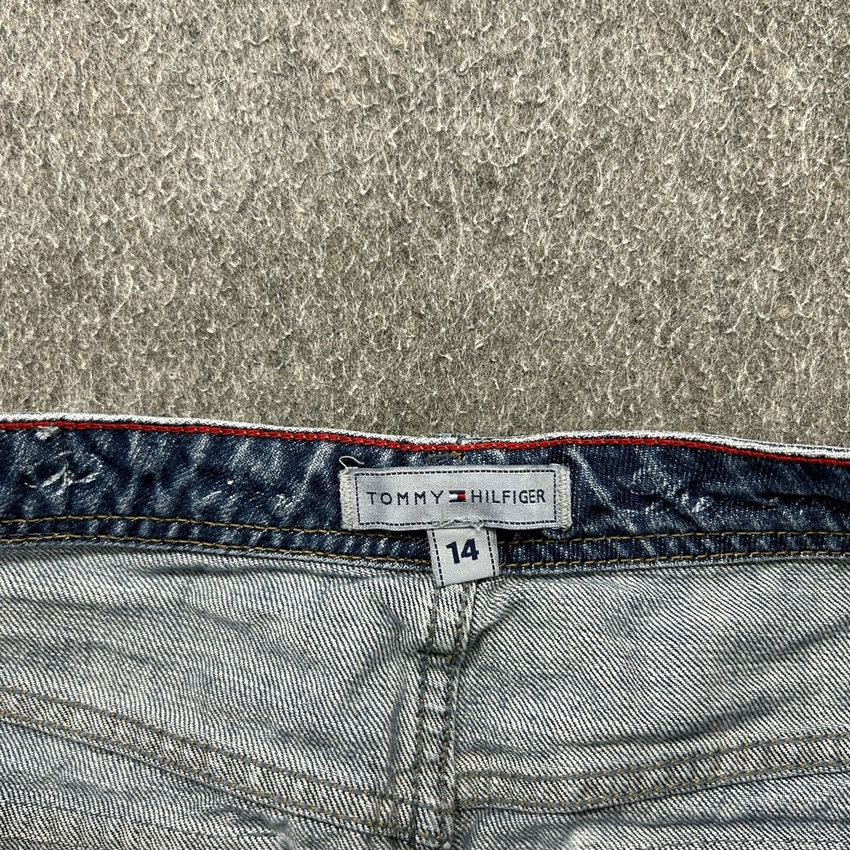 Tommy Hilfiger VINTAGE Tommy Hilfiger Skirt Womens 14 Blue Denim Midi Mini High Rise Pocket Slit 90s 70s 80s Retro USA Size 36" / US 14 / IT 50 - 2 Thumbnail