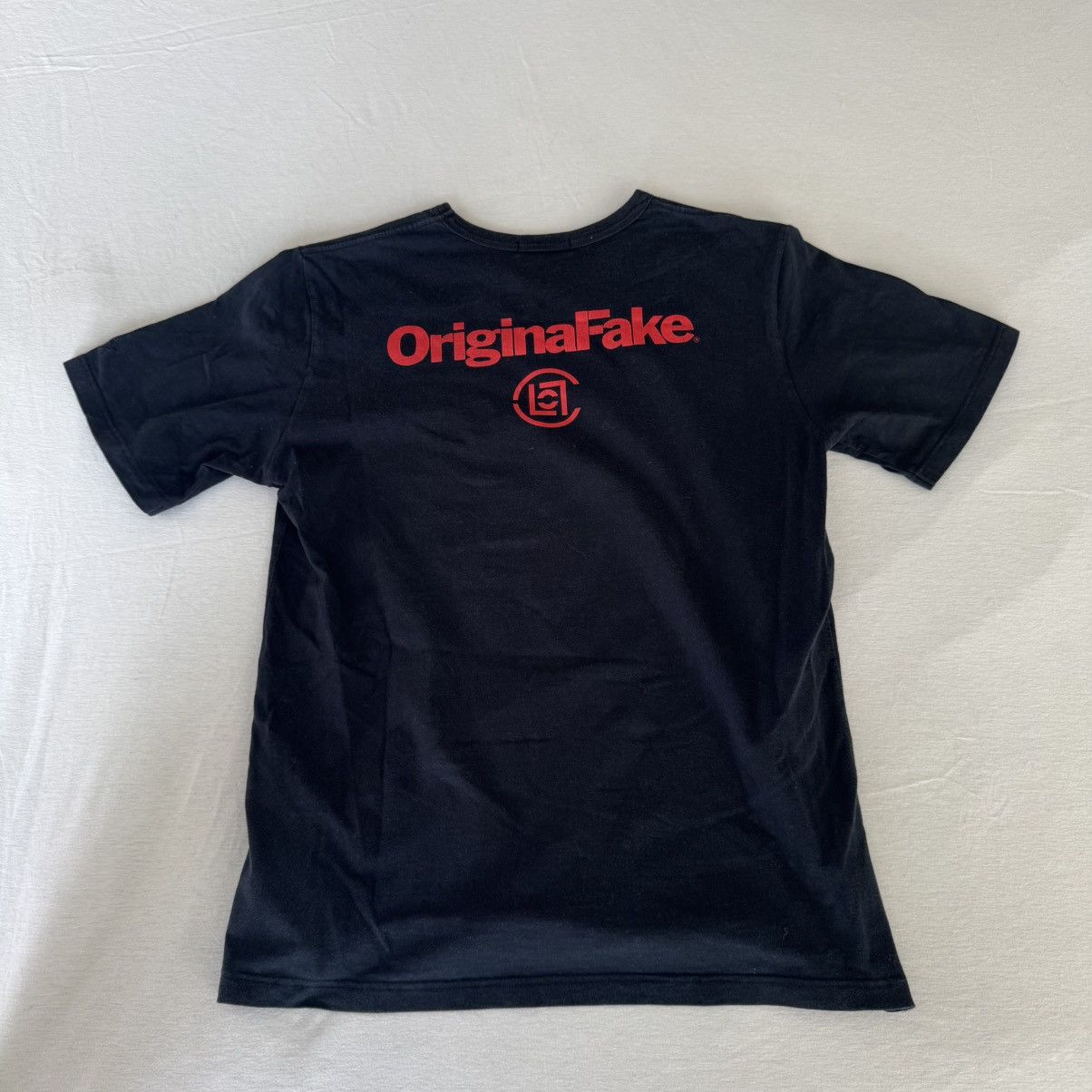 Kaws × Medicom Toy × Original Fake KAWS Medicom Original Fake Tee Size US L / EU 52-54 / 3 - 6 Thumbnail