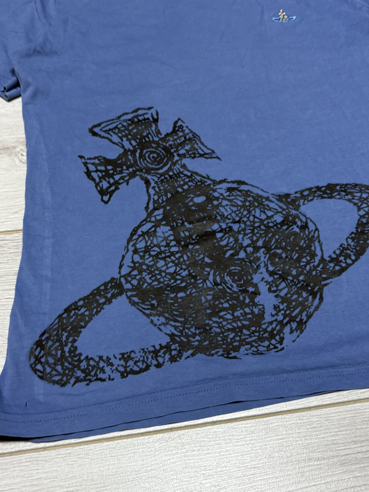 Vivienne Westwood Vivienne Weatwood big orb woven tee shirt vintage Size US L / EU 52-54 / 3 - 3 Thumbnail