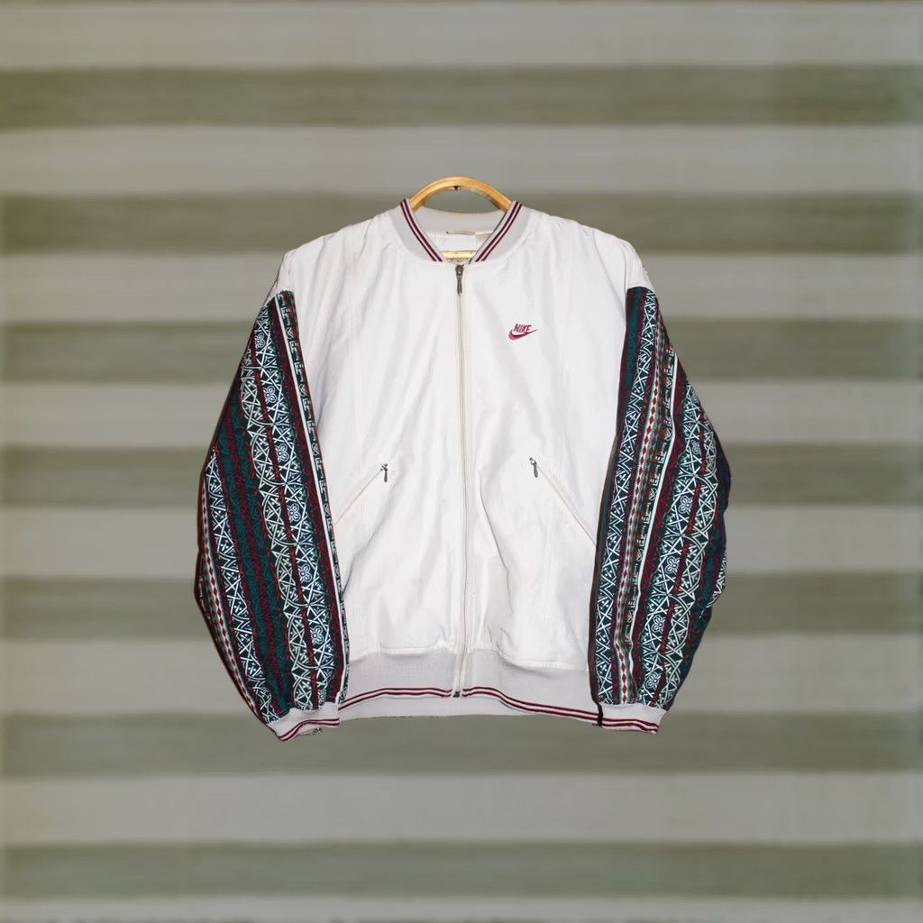 Nike VINTAGE Nike Bomber Jacket - Aztec Sleeves - creme - M - Unisex Adults - Track Jacket - Zip - Long Sleeve - All Seasons - Regular Fit Size US M / EU 48-50 / 2 - 1 Thumbnail