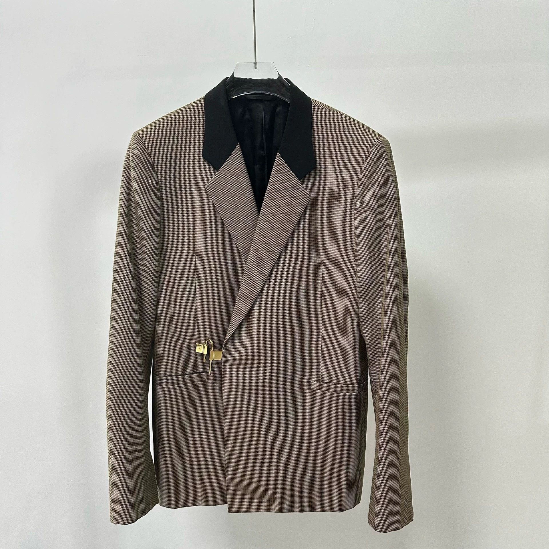 Givenchy Givenchy blazer new houndstooth lock buckle 48 Size US M / EU 48-50 / 2 - 1 Thumbnail