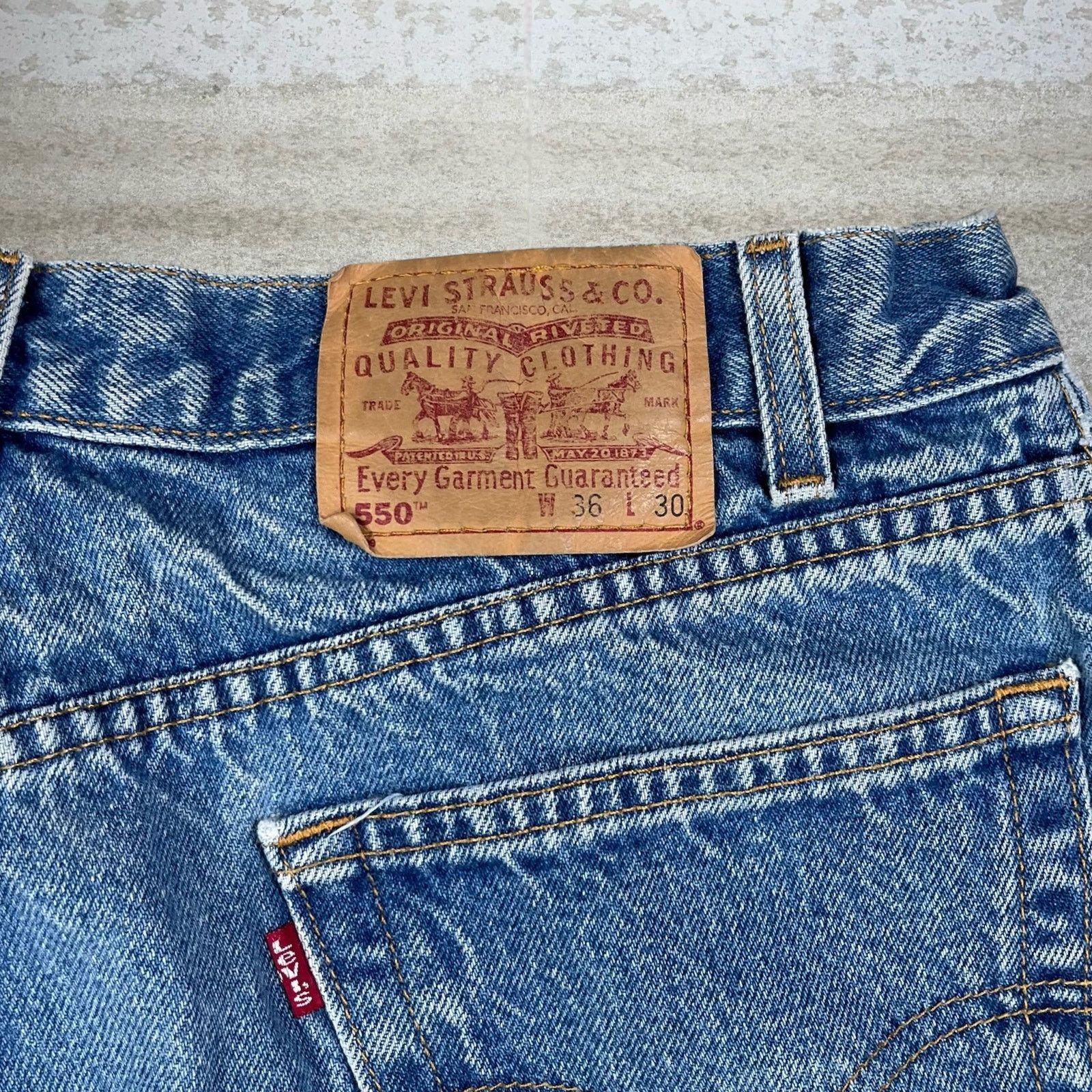Levi's Vintage 90s Levis Jeans 550 36x30 Relaxed Fit Medium Wash Size US 36 / EU 52 - 4 Thumbnail