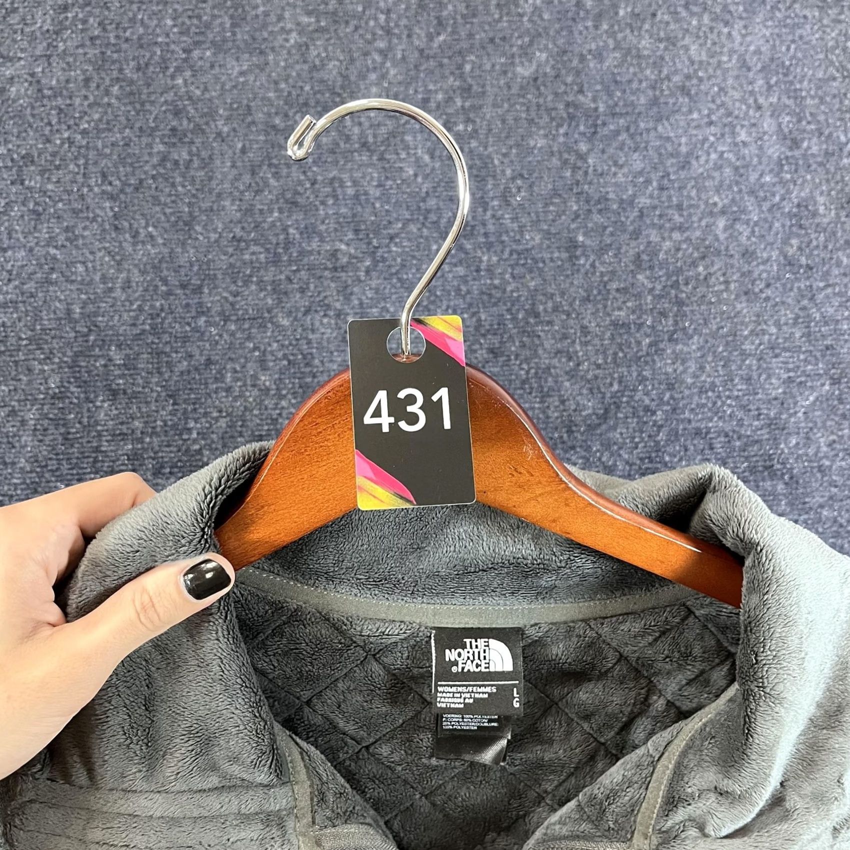 The North Face VINTAGE? (No, not vintage) The North Face Jacket Womens L Gray Full Zip Fleece Lined Outdoor Activewear Size L / US 10 / IT 46 - 5 Thumbnail