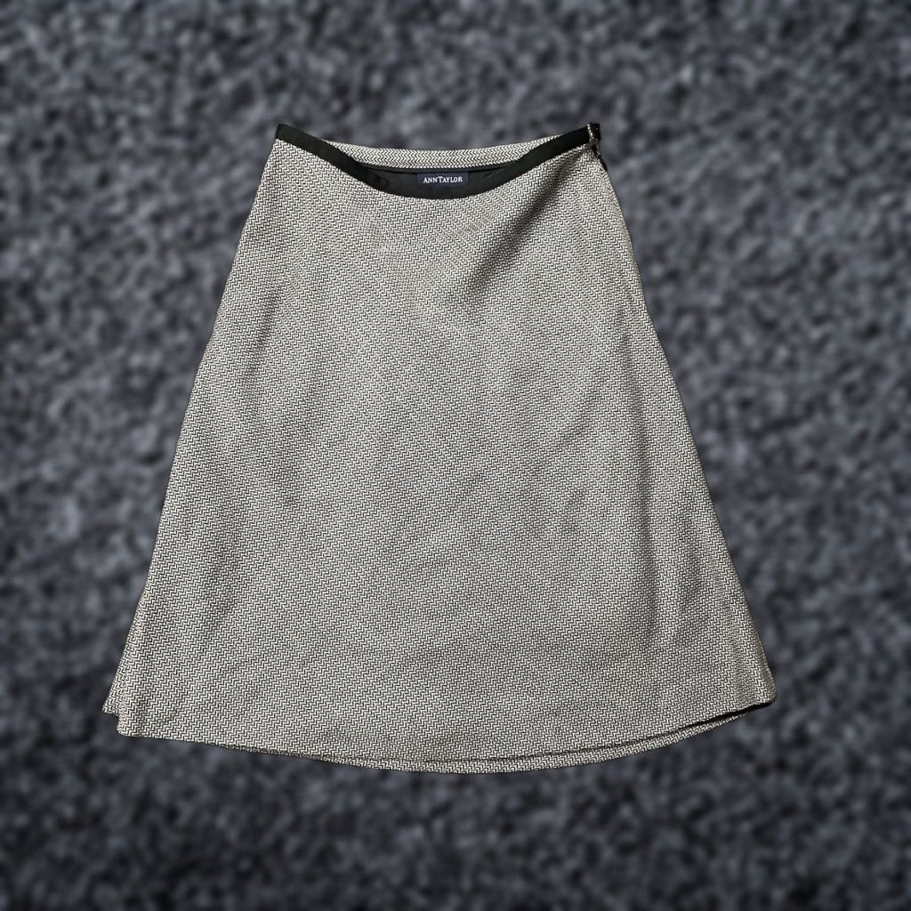 Ann Taylor Ann Taylor Skirt Womens Size 2 Black White Wool Tweed A-Line Knee Length Striped Pattern Multicolor Lined Raised Rise Wom en 2 Size 26" / US 2 / IT 38 - 1 Thumbnail