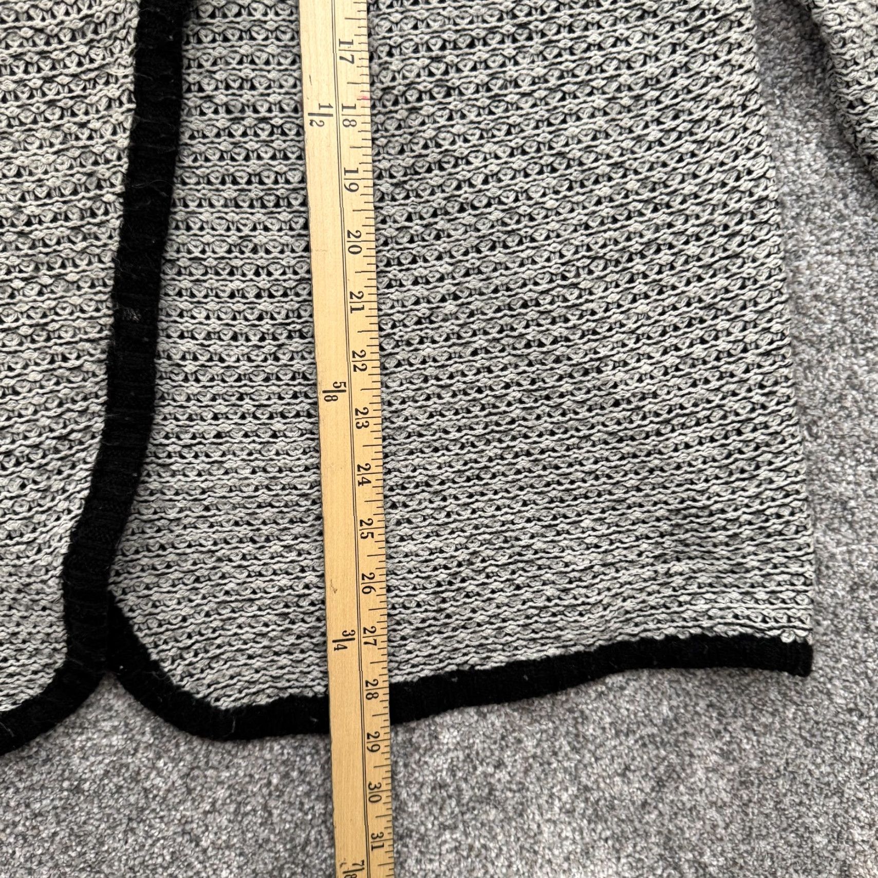 Tudor VINTAGE Tudor Court Sweater Cardigan Open Front 80s 90s Lagenlook Plus 1X Gray Wool Blend Acrylic Knit Long Sleeve Button Strap Womens Size XL / US 12-14 / IT 48-50 - 4 Thumbnail