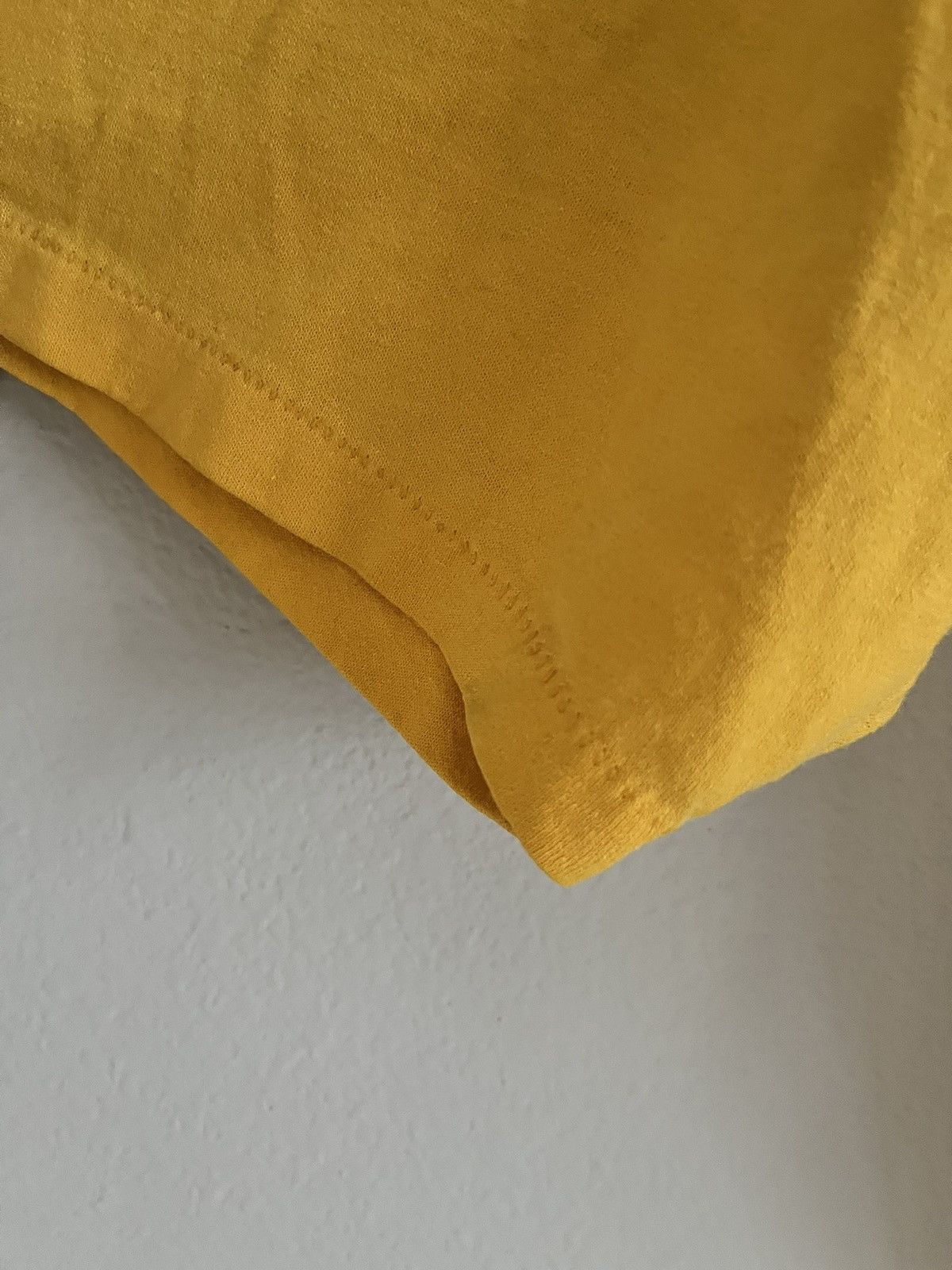 Vintage Vintage Russell Athletic Yellow Blank Tee Size US L / EU 52-54 / 3 - 3 Thumbnail