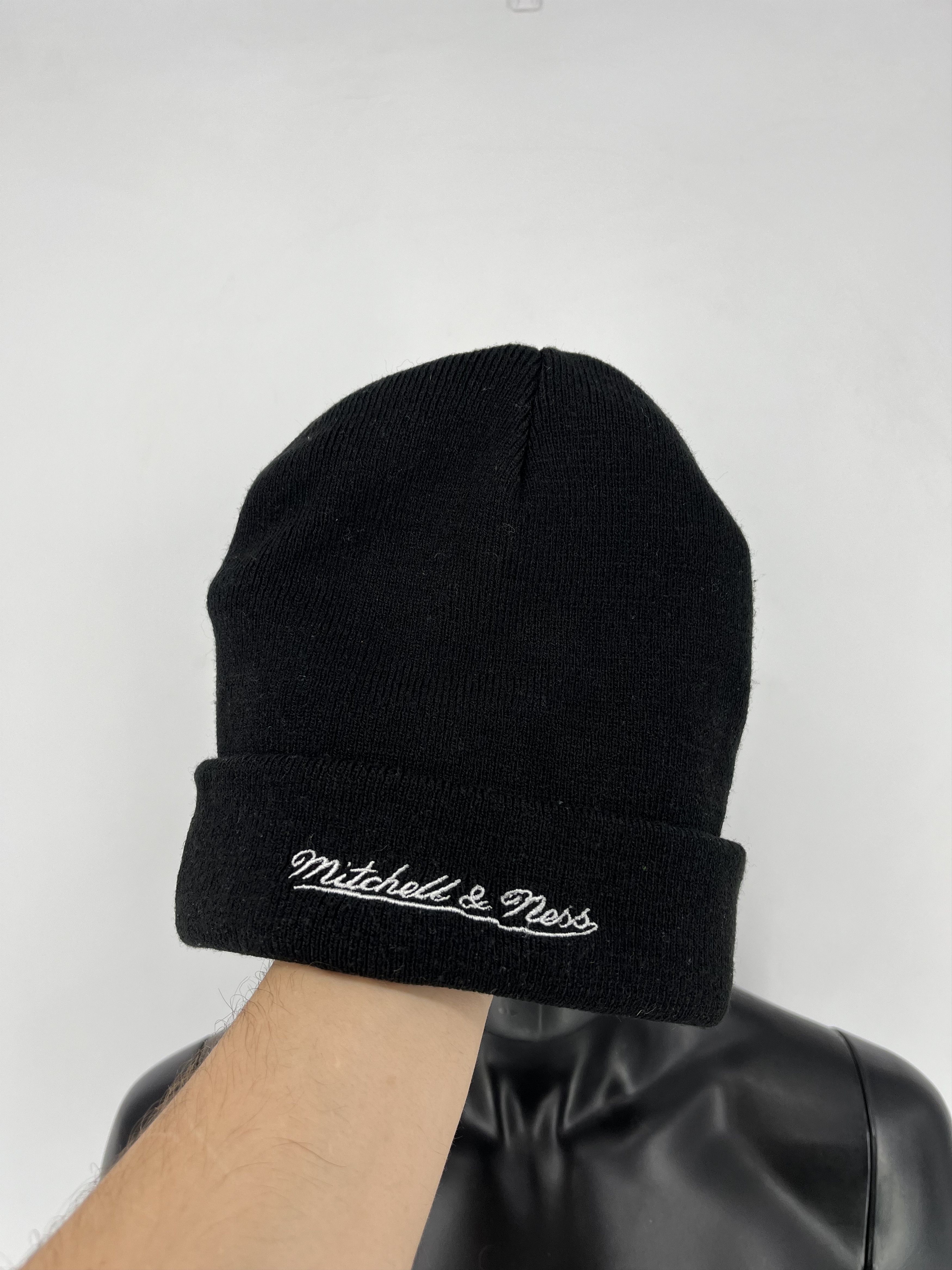 Mitchell & Ness Chicago Bulls Mitchell Ness Beanie Head Cap Embroidery Size ONE SIZE - 3 Thumbnail