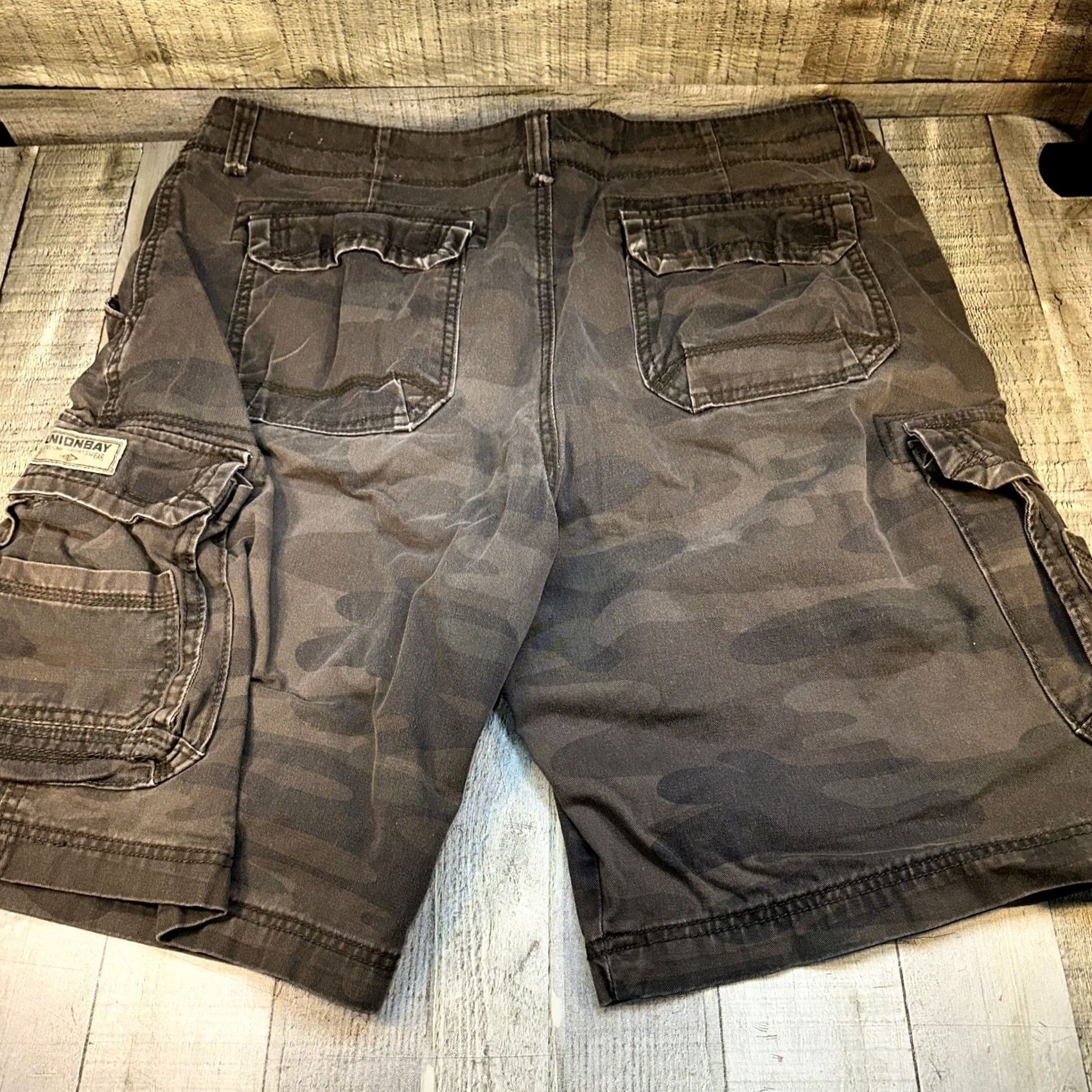 Union LA VINTAGE Men’s Union Bay Cargo Shorts Baggy brown 38 Cargo Mens Size US 38 / EU 54 - 5 Thumbnail