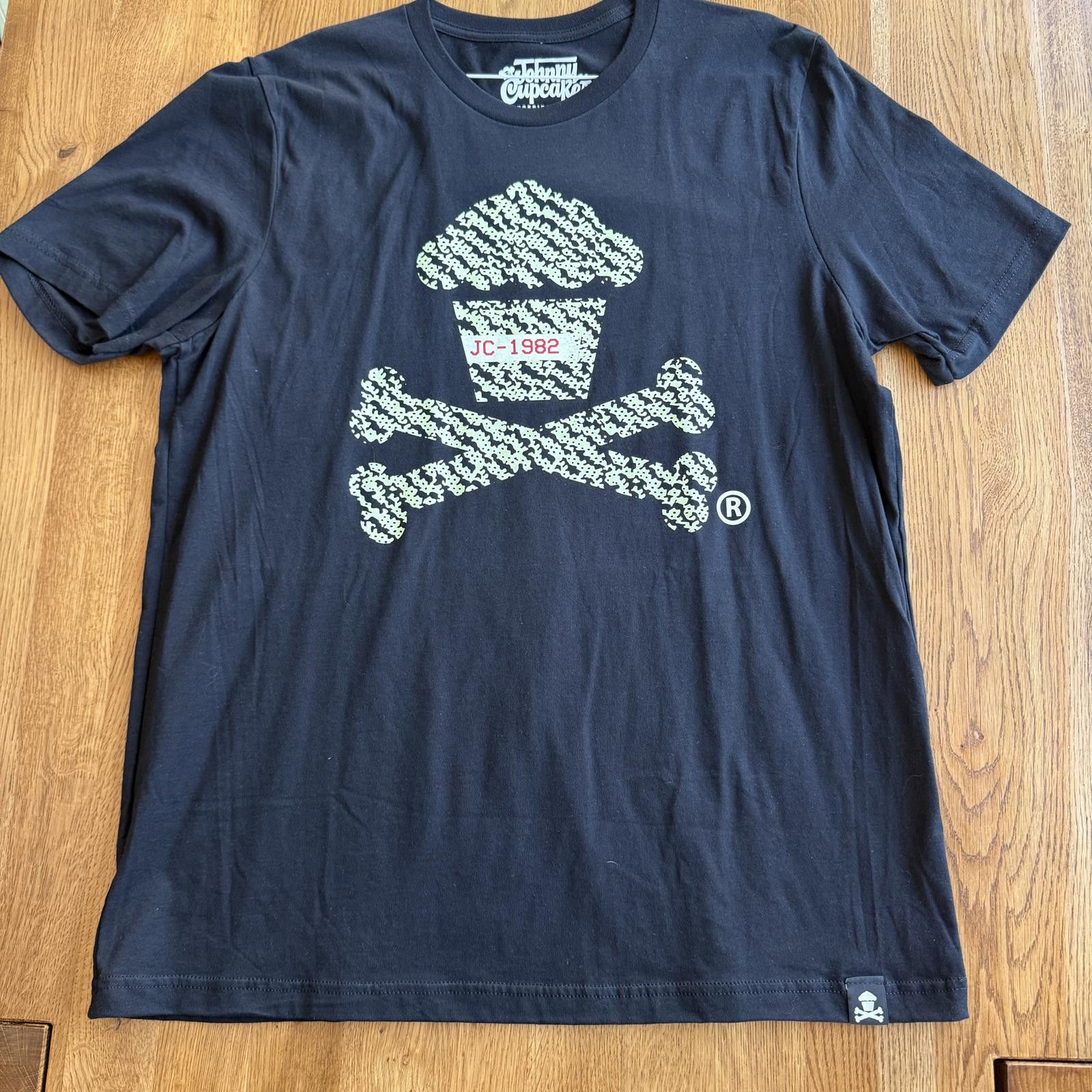 Johnny Cupcakes Johnny Cupcakes Yeezy Crossbones Limited Size X-Large Rare Size US XL / EU 56 / 4 - 1 Thumbnail
