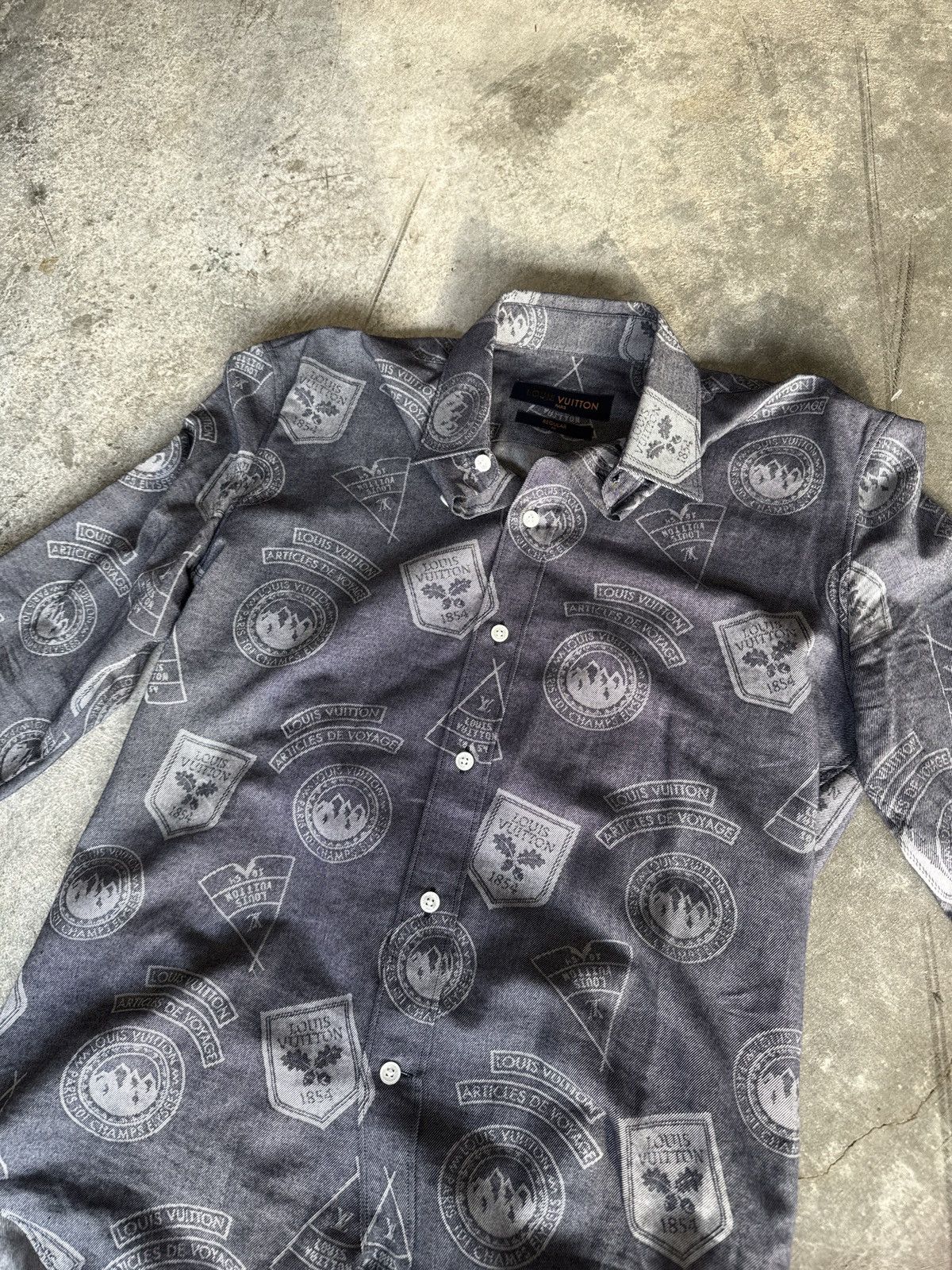 Louis Vuitton Louis Vuitton Articles De Voyage Shirt – Authenticity Check Size US XS / EU 42 / 0 - 1 Thumbnail