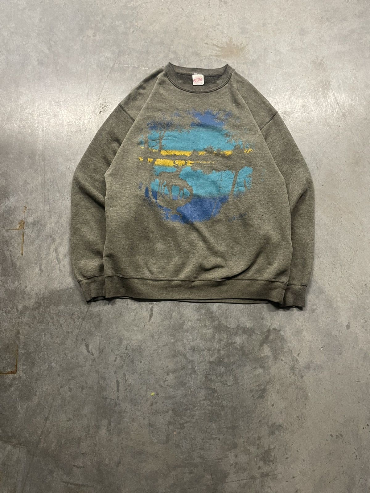 Vintage Sun Faded Deer Gradient Print Crewneck