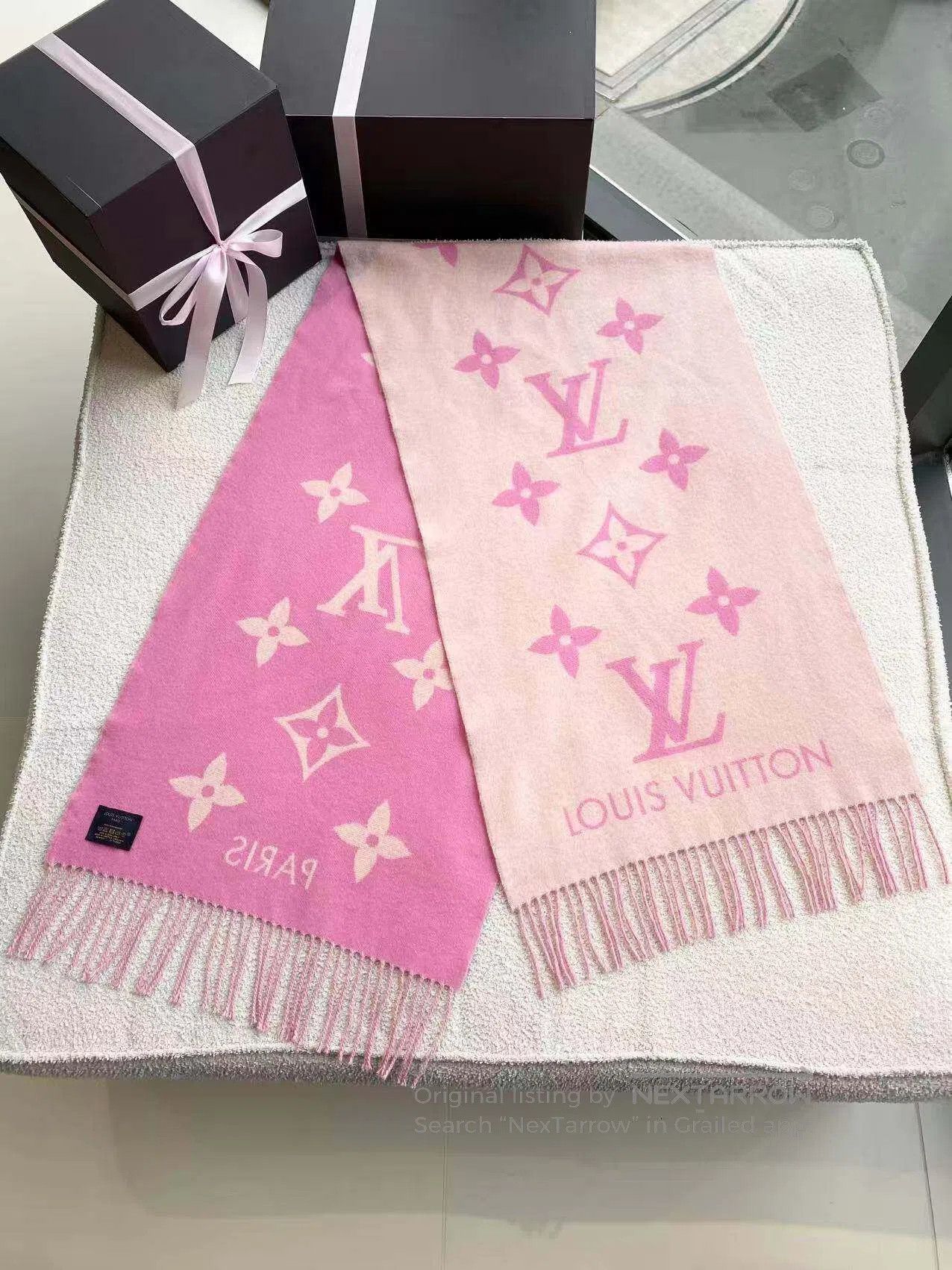 Louis Vuitton Louis Vuitton Reversible cashmere fringed scarf| Size ONE SIZE - 1 Thumbnail