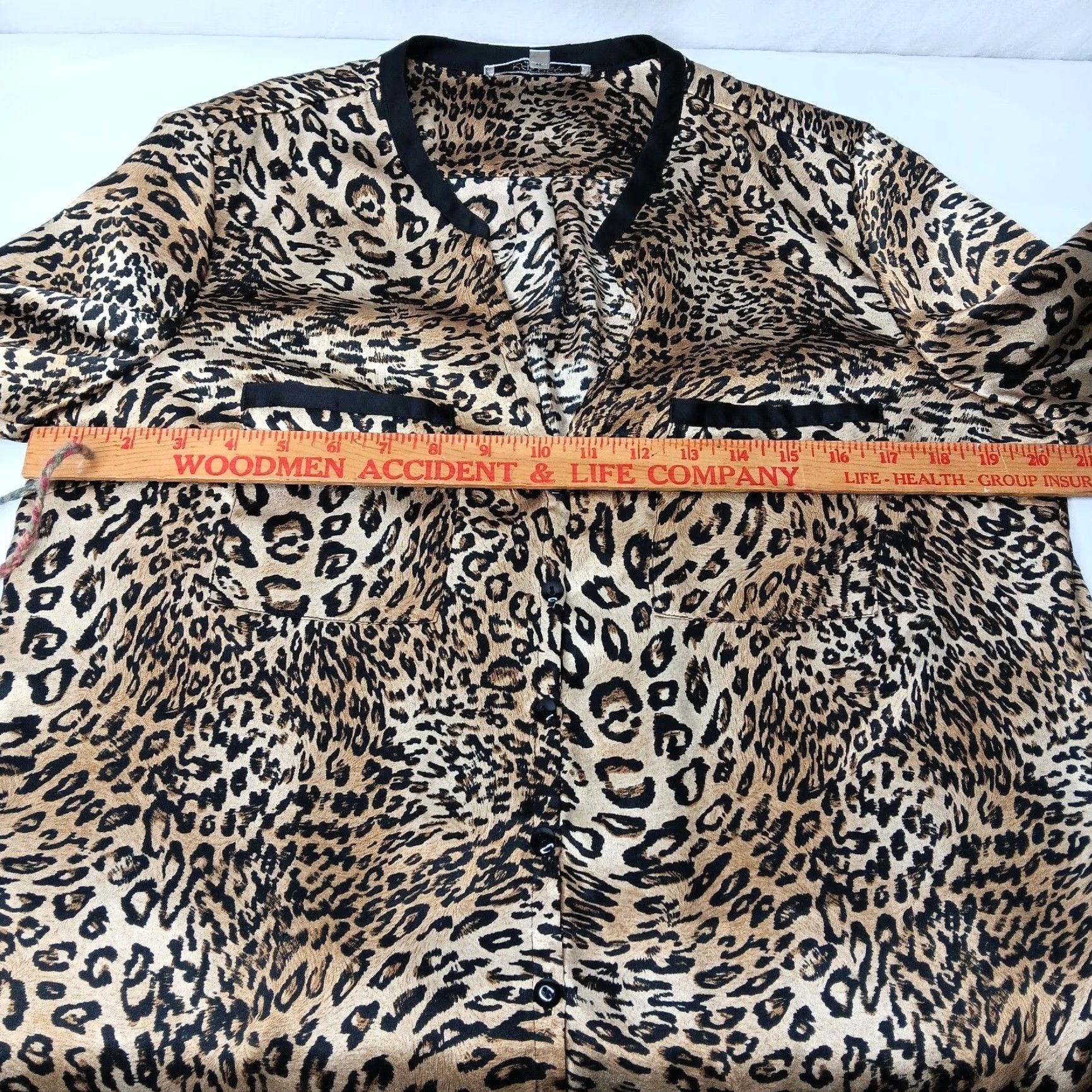 Kasper Kasper Blouse Long Sleeve Leopard Cat Print V-Neck Button Satin Polyester Casual Womens L Brown and Black Size L / US 10 / IT 46 - 3 Thumbnail
