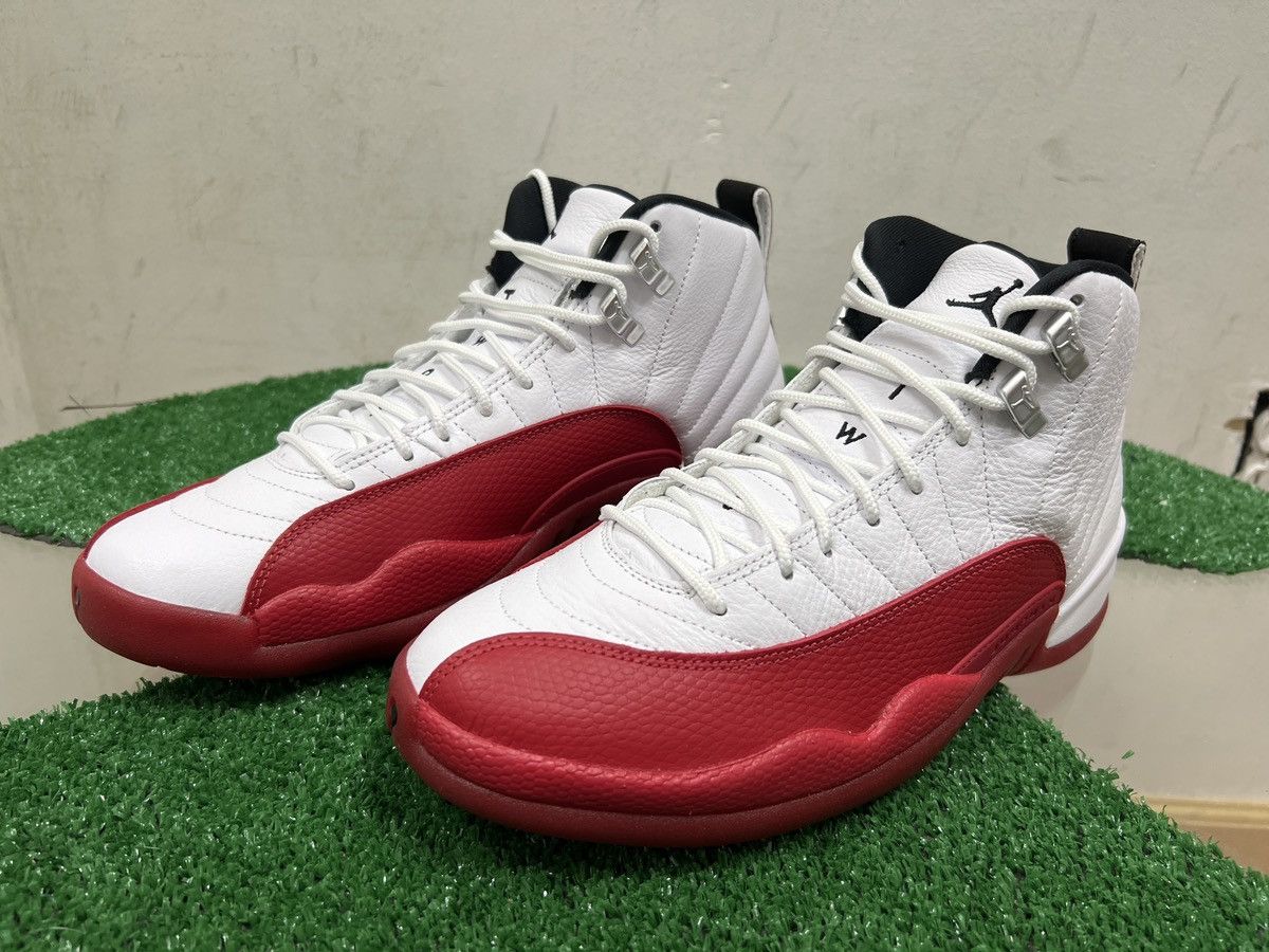 Jordan Brand Air Jordan 12 Retro White/Red Men’s size 9.5 Size US 9.5 / EU 42-43 - 4 Thumbnail