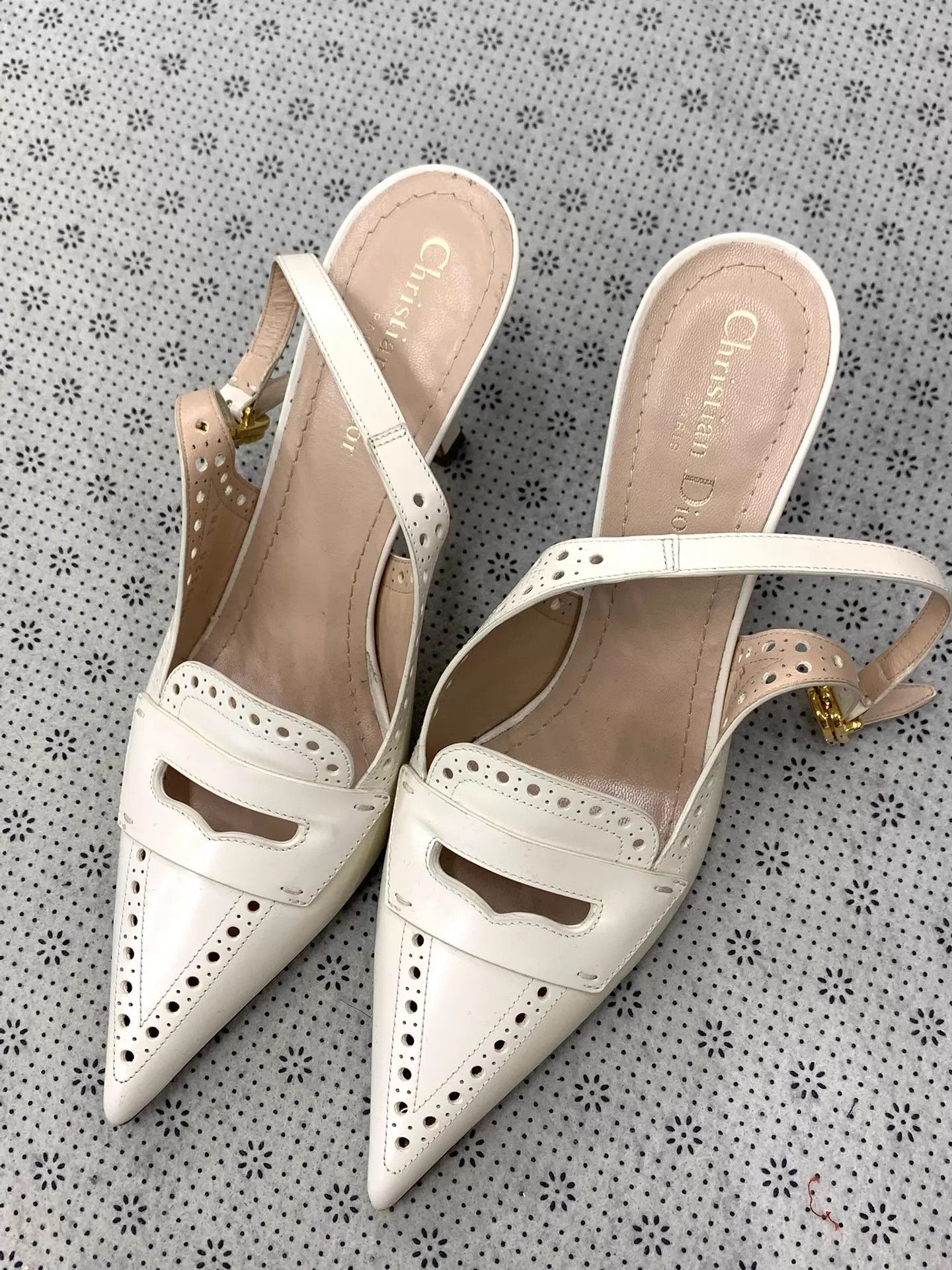 Dior Dior white cut-out pointed toe stiletto heels 38.5 new Size US 8 / IT 38 - 1 Thumbnail
