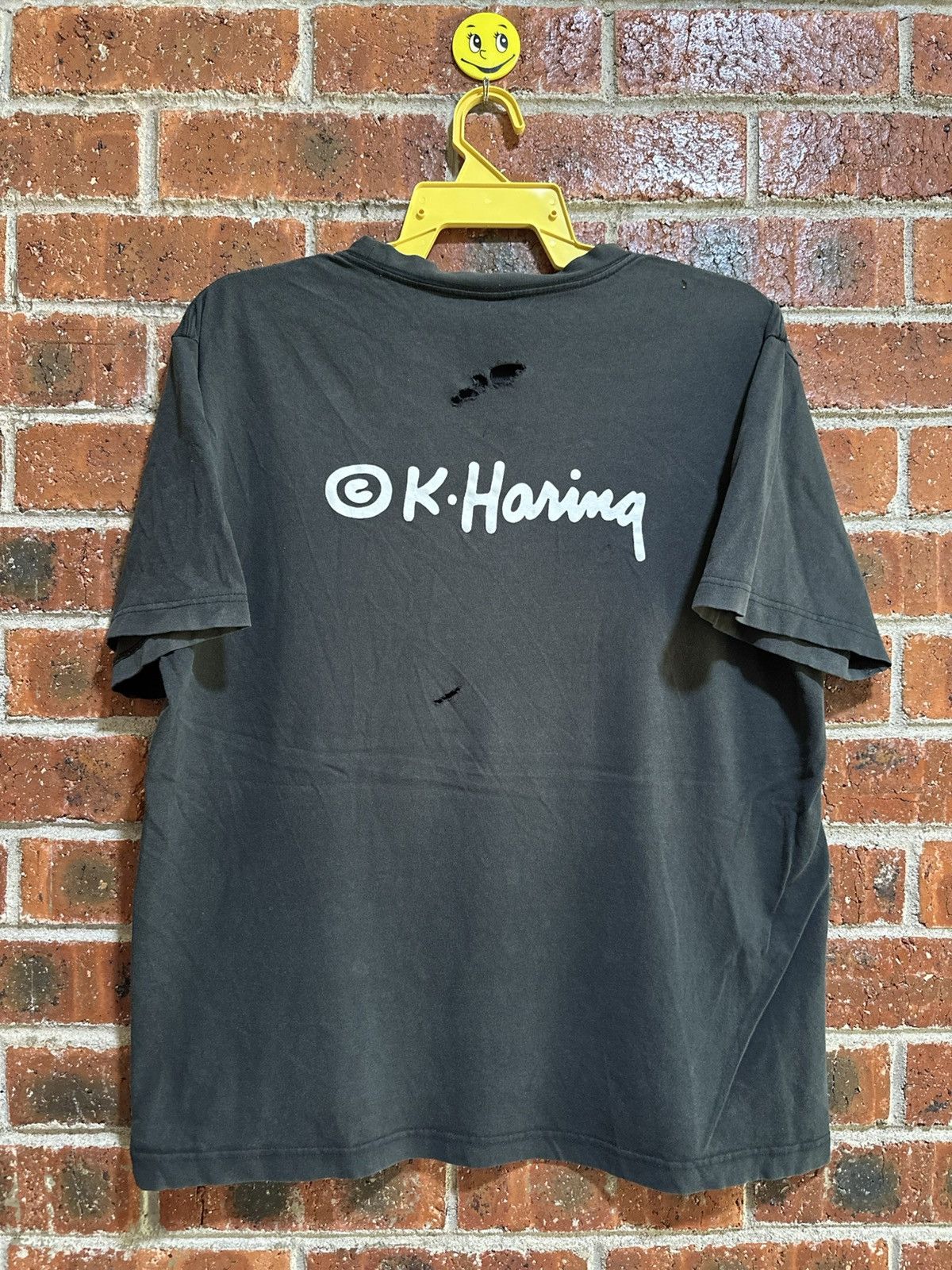 Keith Haring Thrashed Vintage Keith Haring Sun Faded Tee Size US L / EU 52-54 / 3 - 8 Thumbnail