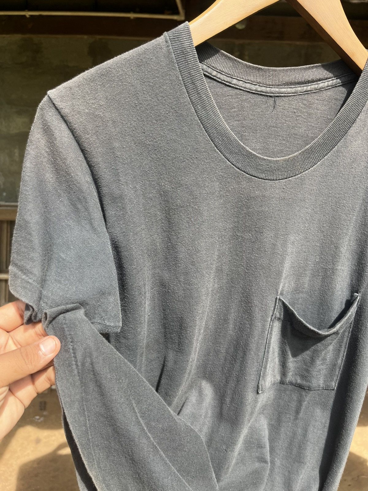 Vintage Thrashed faded blank tee 70s’-80s’ Size US L / EU 52-54 / 3 - 2 Thumbnail
