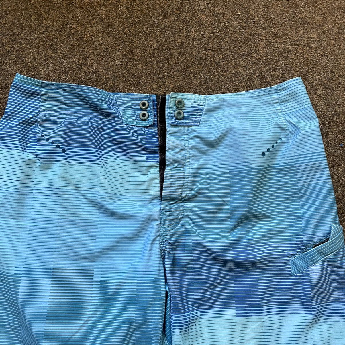 Vintage Y2K Nike Nylon Shorts Swoosh Logo Faded Blue Grail Rave 32 Size US 32 / EU 48 - 3 Thumbnail