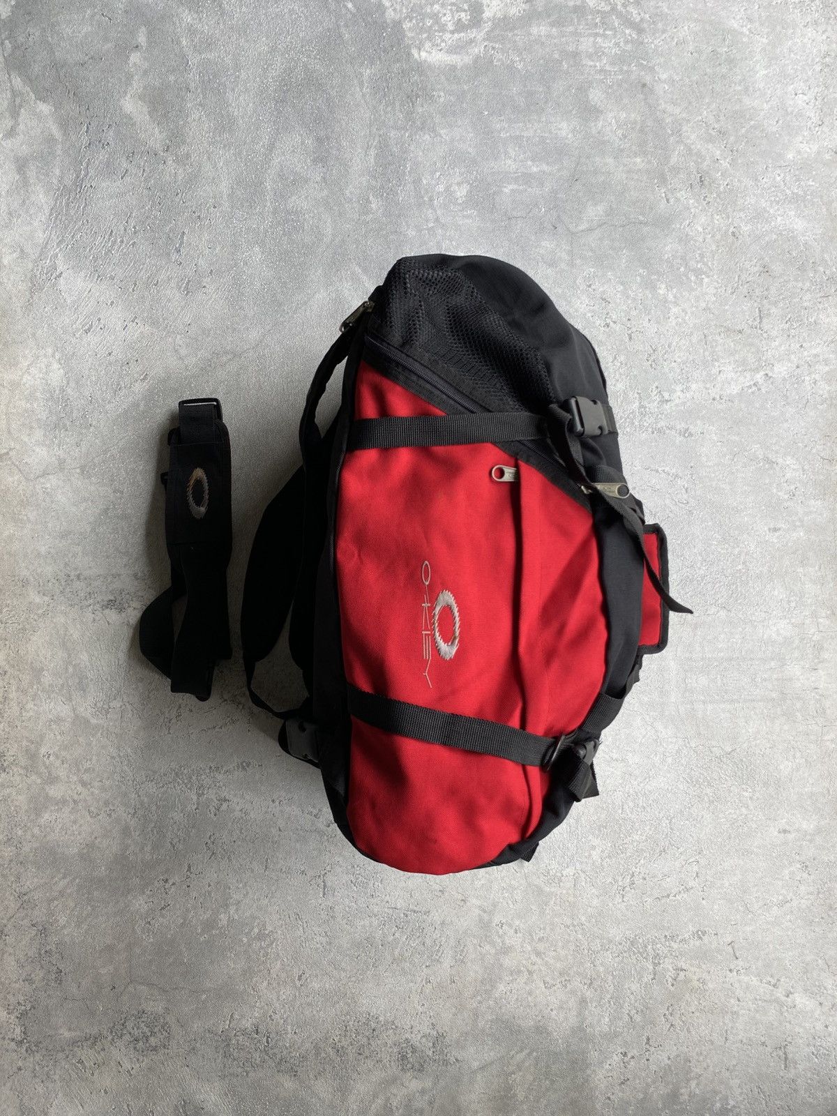 Oakley Vintage Oakley Convertible Duffel Backpack Size ONE SIZE - 1 Thumbnail