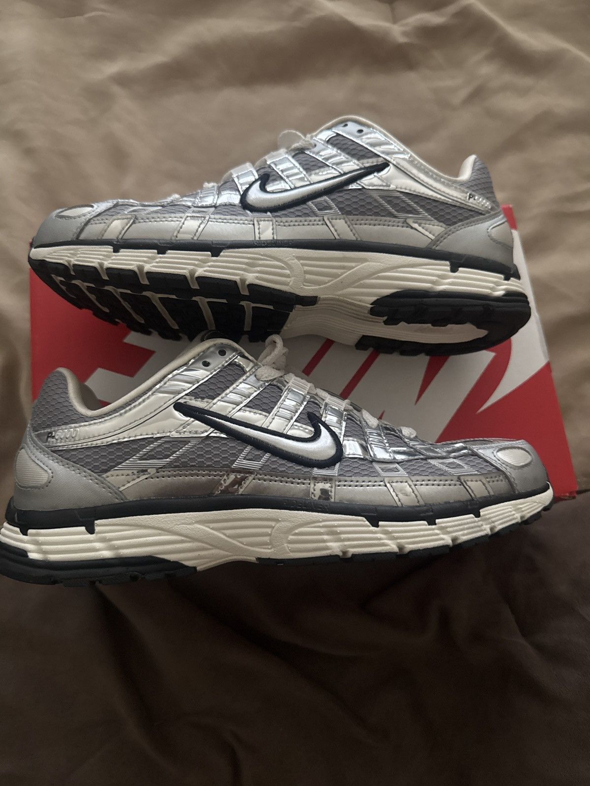 Nike Nike P-6000 Size US 8 / EU 41 - 1 Thumbnail