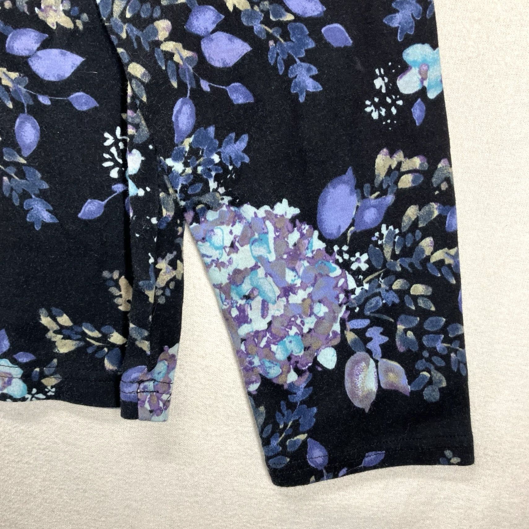 Croft & Barrow Croft & Barrow Women's 2XL Black Floral Long Sleeve Tee Dark Romantic Hydrangea Goth Size XXL / US 16-18 / IT 52-54 - 7 Thumbnail