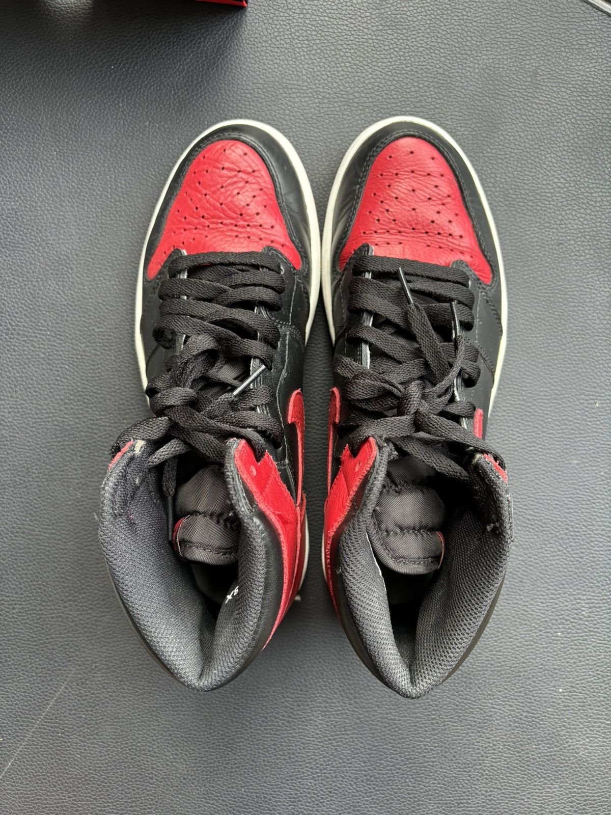 Jordan Brand × Vintage VNDS 2016 AIR JORDAN 1 RETRO BRED Size US 9.5 / EU 42-43 - 3 Thumbnail