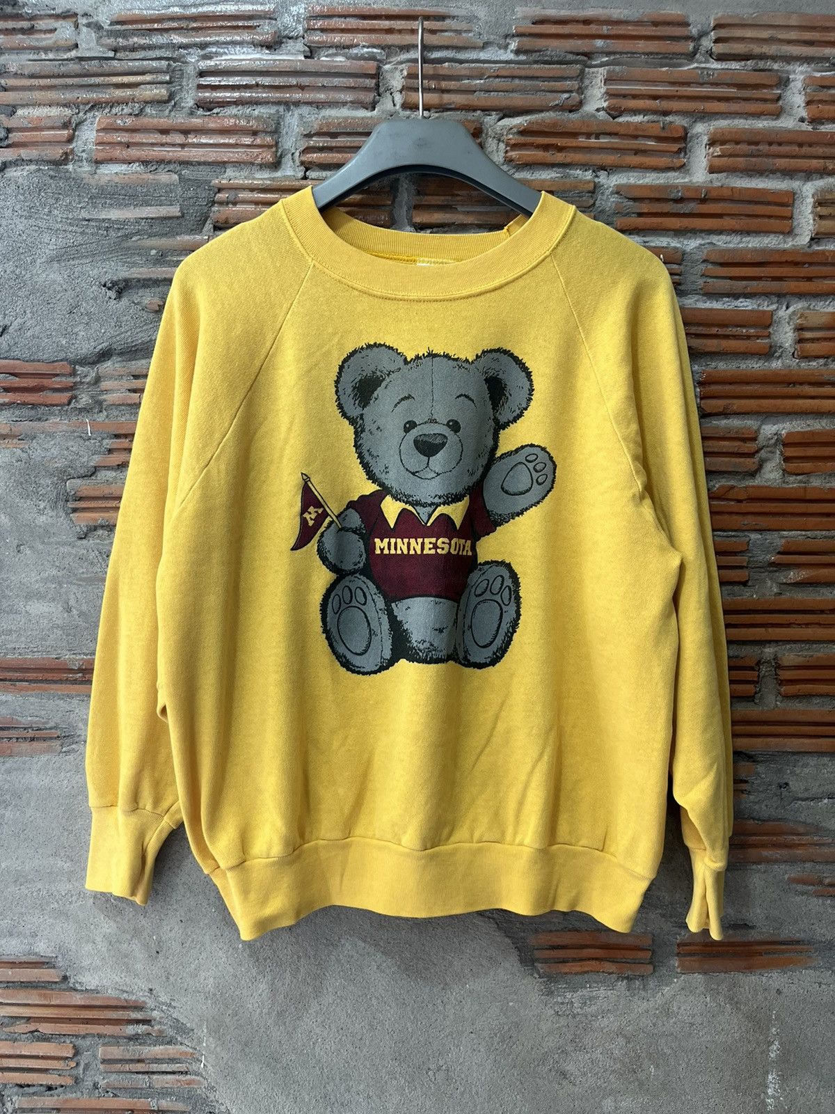 Vintage Vintage MINNESOTA Bear 80’s Sweater shirt Size US L / EU 52-54 / 3 - 1 Thumbnail
