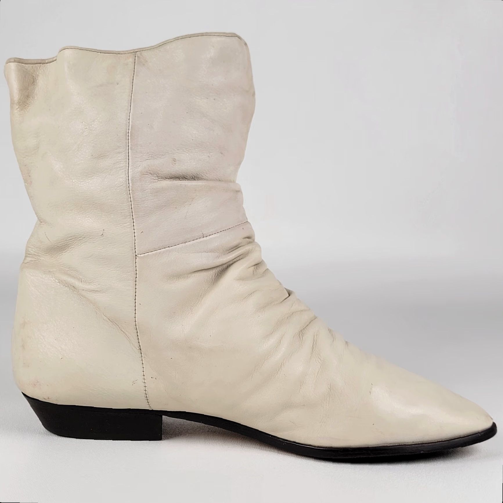 Naturalizer VINTAGE Naturalizer Boots Women's Leather Ankle Boots 8M Beige Almond Toe Block Heel Mid 2-2.9 in Fall Winter Spring Nature 1980s Women Boots Size US 6 / IT 36 - 6 Thumbnail
