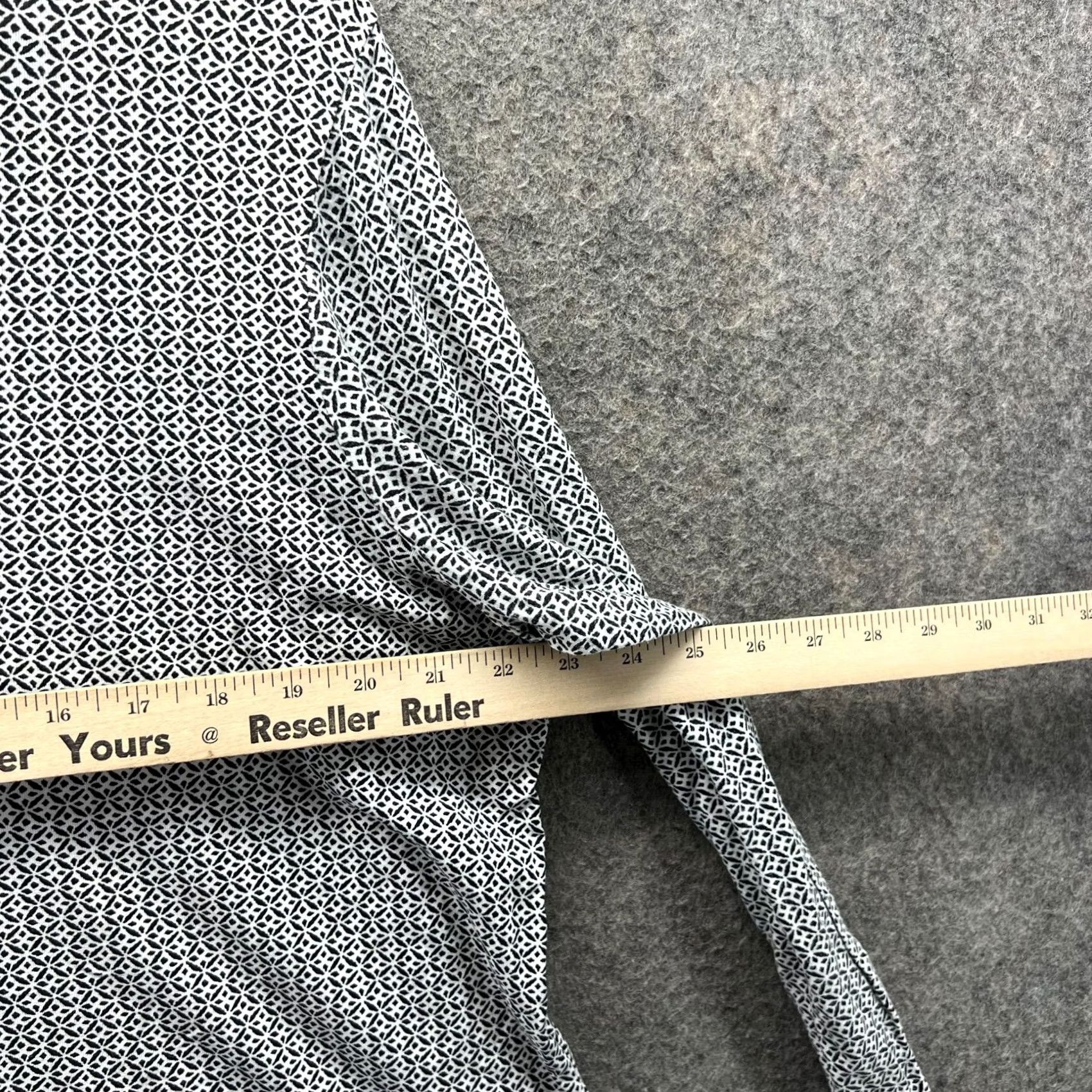 Vintage VINTAGE Chico's Shirt Womens 3 Gray Pullover Rayon Geometric Long Sleeve Knit Diamond Shirt Size XS / US 0-2 / IT 36-38 - 4 Thumbnail