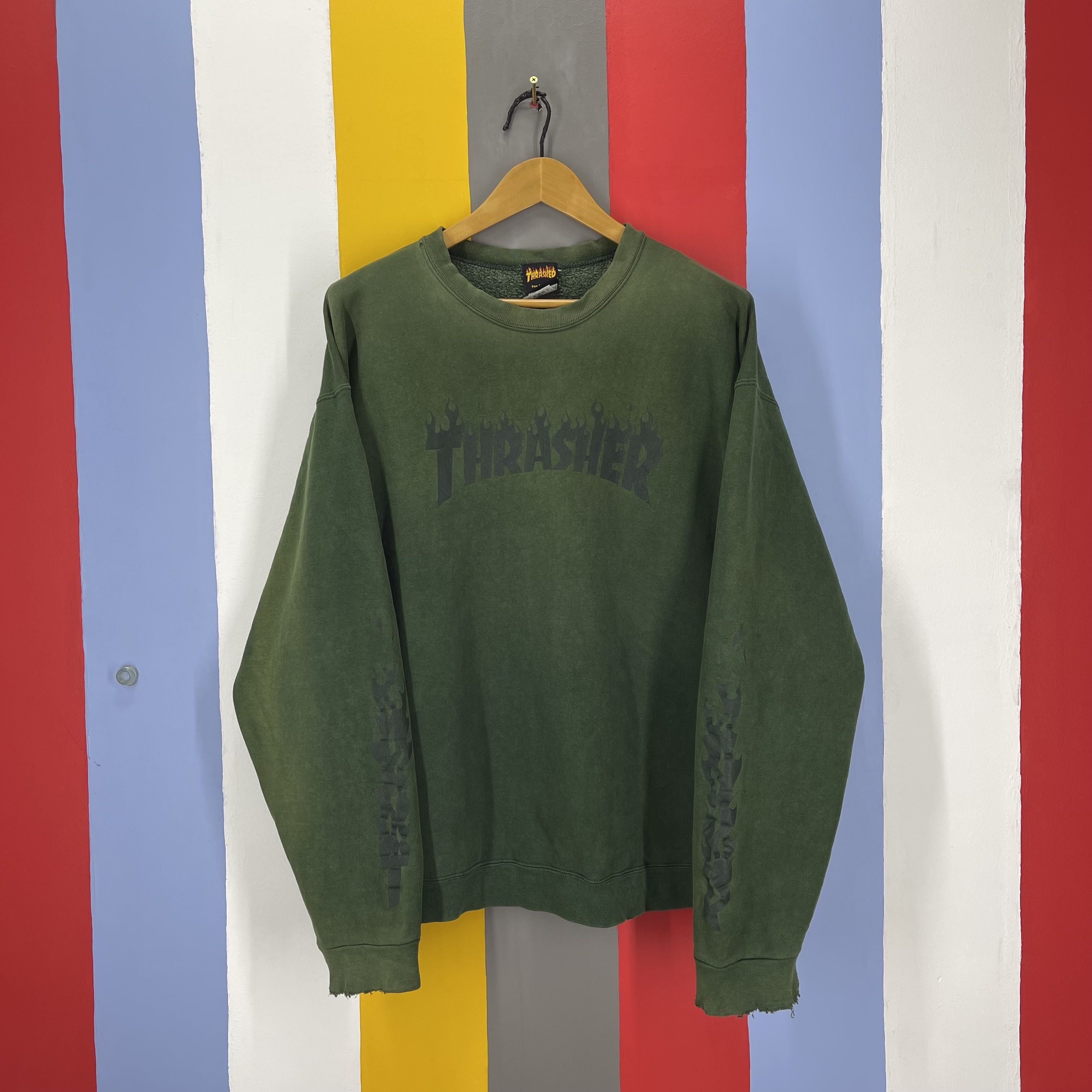 Image of Skategang x Thrasher Y2K Vintage Thrasher Crew Neck Trashed Sweatshirt 1331/at in Green (Size XL)