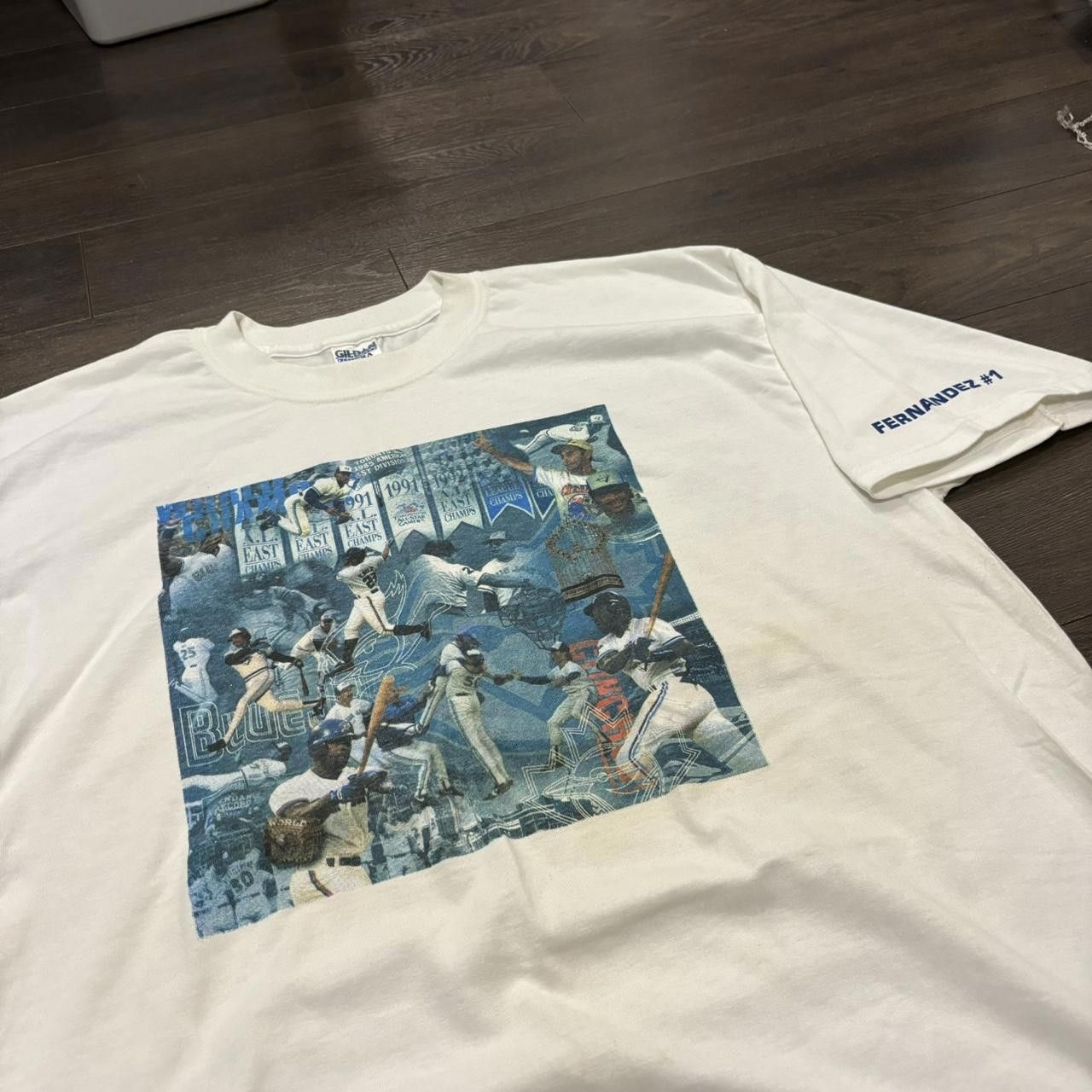Designer Vintage Toronto Blue Jays Tony Fernandez Day T Shirt 2001 XL Size US XL / EU 56 / 4 - 1 Thumbnail