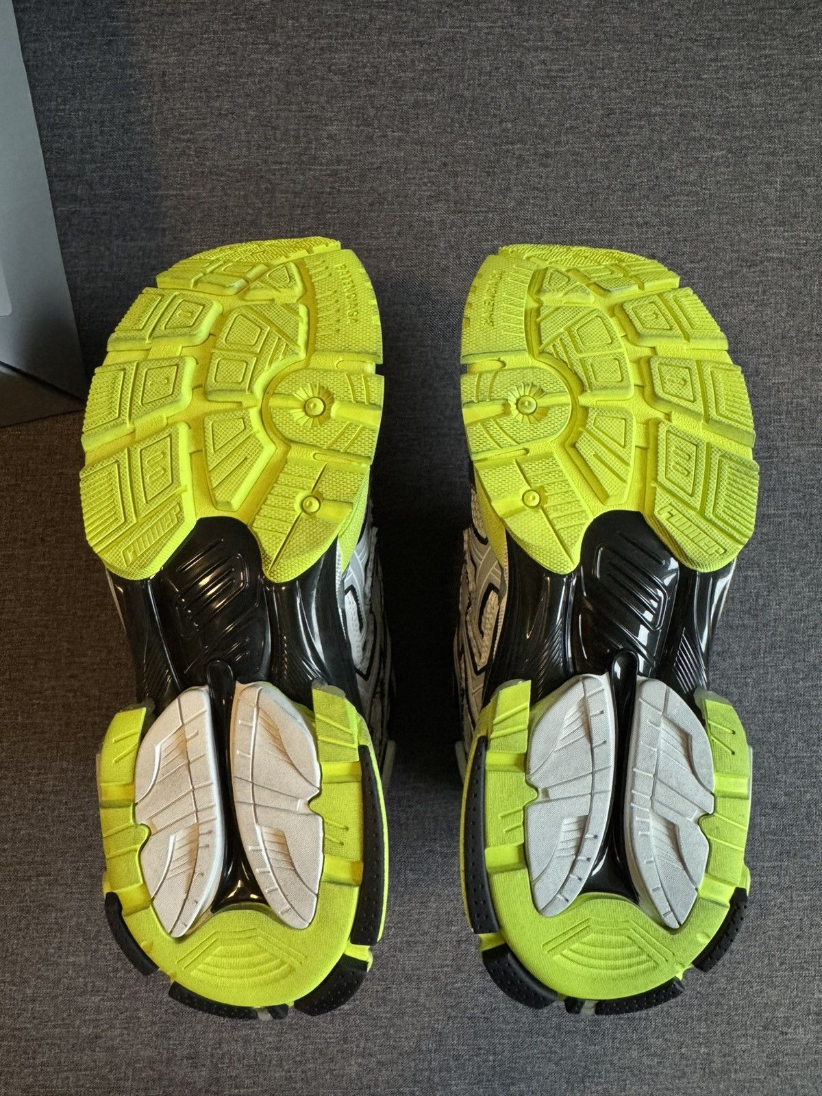 Balenciaga Balenciaga Runner White Neon Size US 12 / EU 45 - 8 Thumbnail