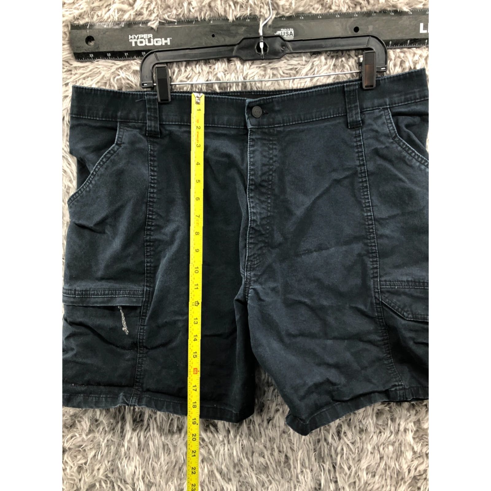 Wrangler Wrangler Cargo Shorts All Terrain Gear Mens Size 40 Mid Rise Dark Wash Blue Size US 40 / EU 56 - 3 Thumbnail