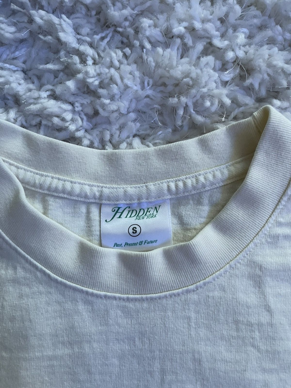 HIDDEN Hidden graphic t shirt Size US S / EU 44-46 / 1 - 1 Thumbnail
