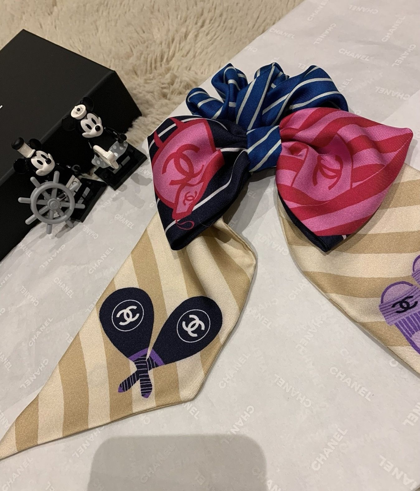 Chanel Chanel 23c Scrunchie Scarf Hair Tie Size ONE SIZE - 6 Thumbnail
