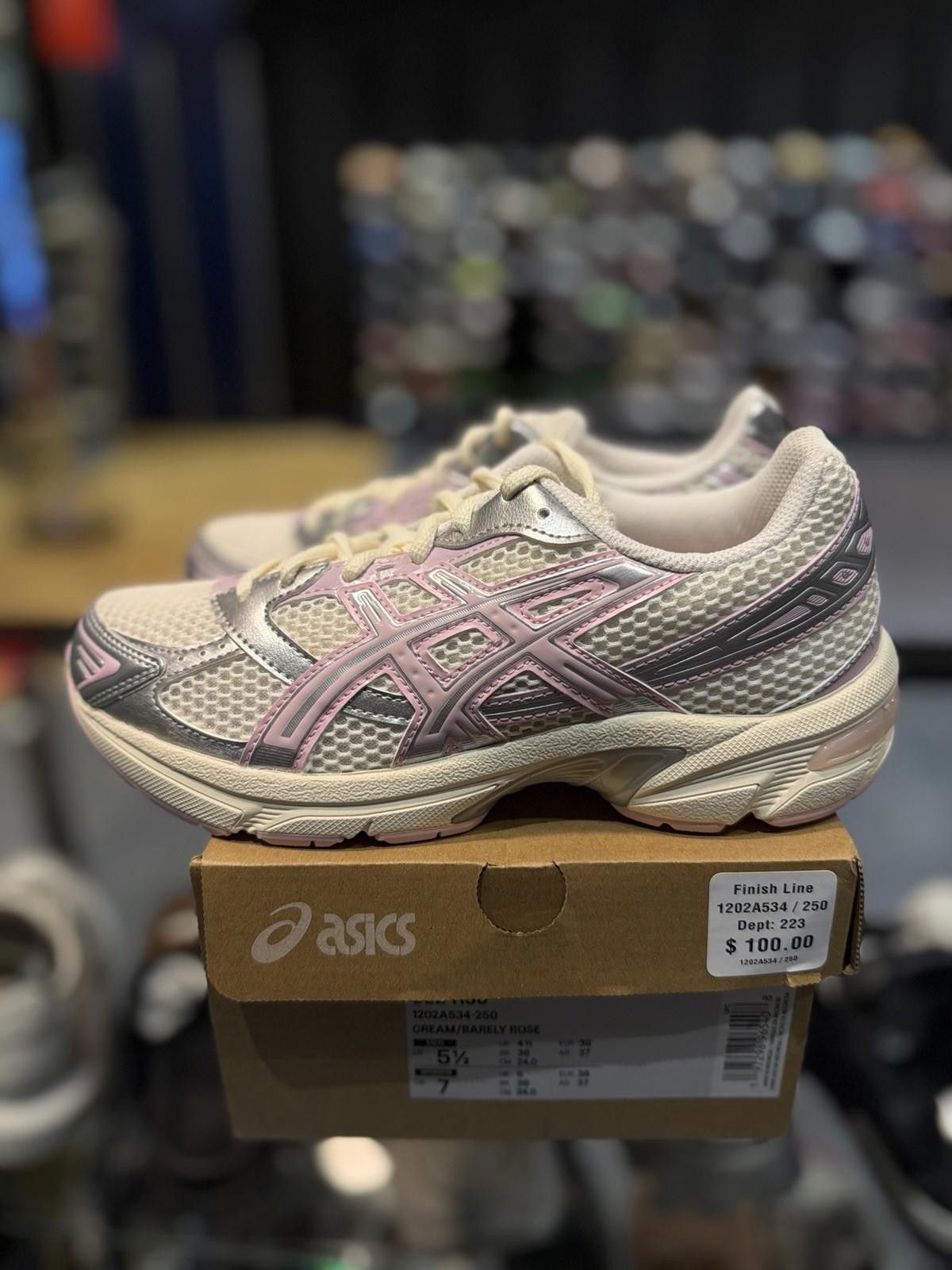 Asics Size 7W/5:5M - ASICS GEL-1130 Cream/Barely Rose Size US 7 / IT 37 - 9 Thumbnail