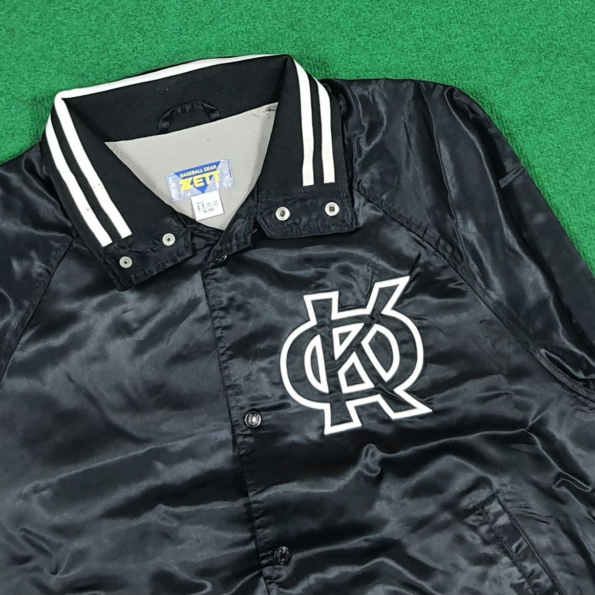 MLB Vintage Baseball Varsity Jacket Satin Bomber Retro C290N24 Size US XL / EU 56 / 4 - 2 Thumbnail