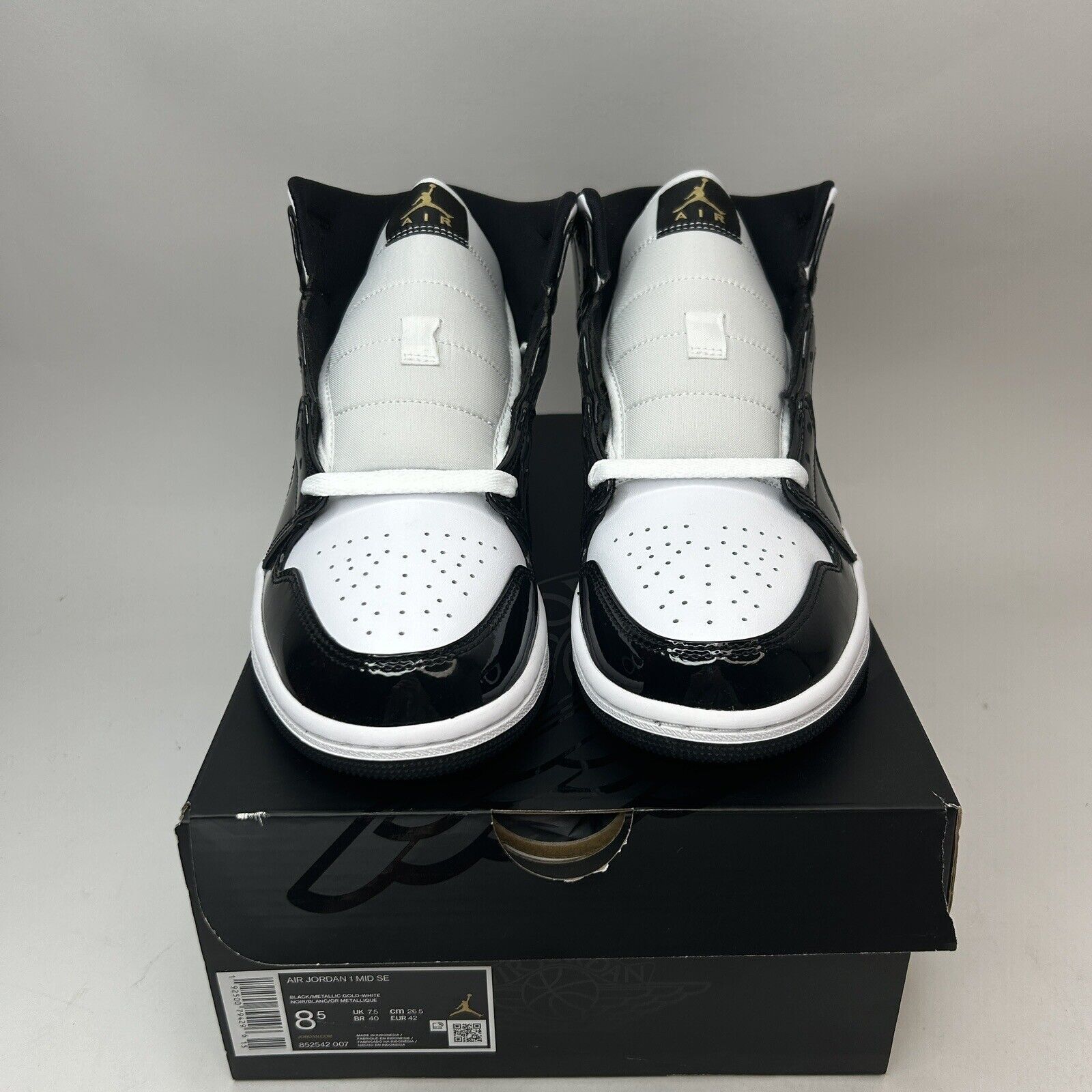 Jordan Brand Nike Air Jordan 1 Mid SE “Patent Black Metallic Gold” 2023 Size US 8.5 / EU 41-42 - 2 Thumbnail