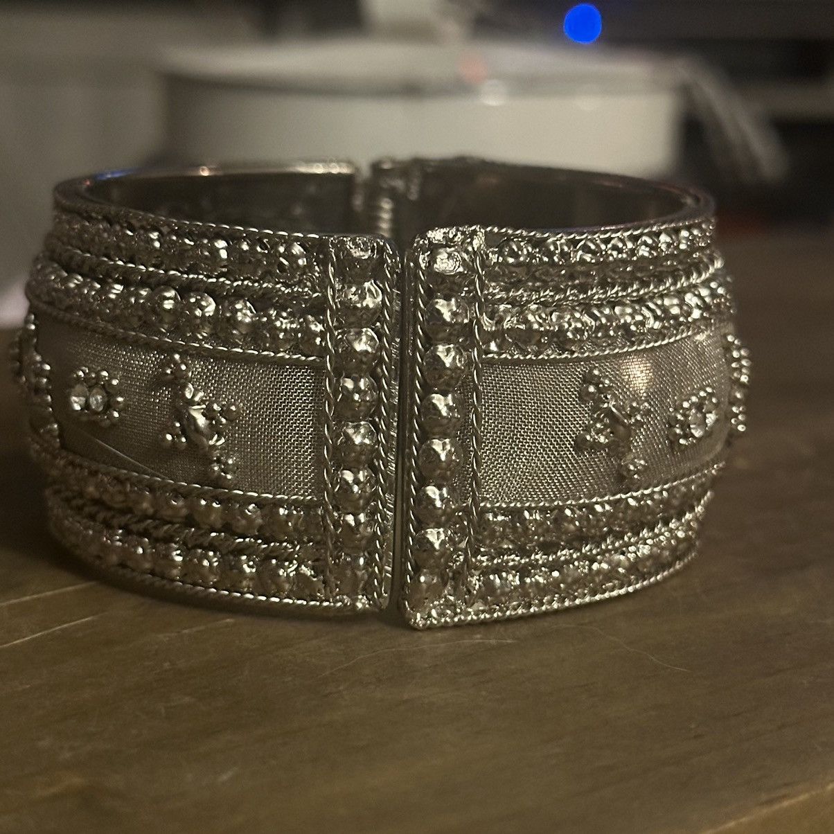 Vintage Vintage chunky silver hinged bangle bracelet Size ONE SIZE - 8 Thumbnail