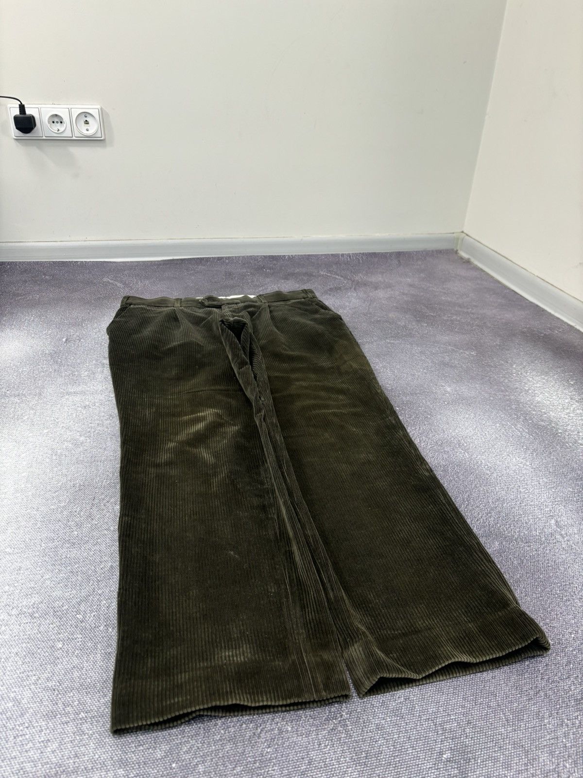 Balmain Vintage Balmain Velvet Corduroy Khaki Green Rare Baggy Pants Size US 38 / EU 54 - 3 Thumbnail
