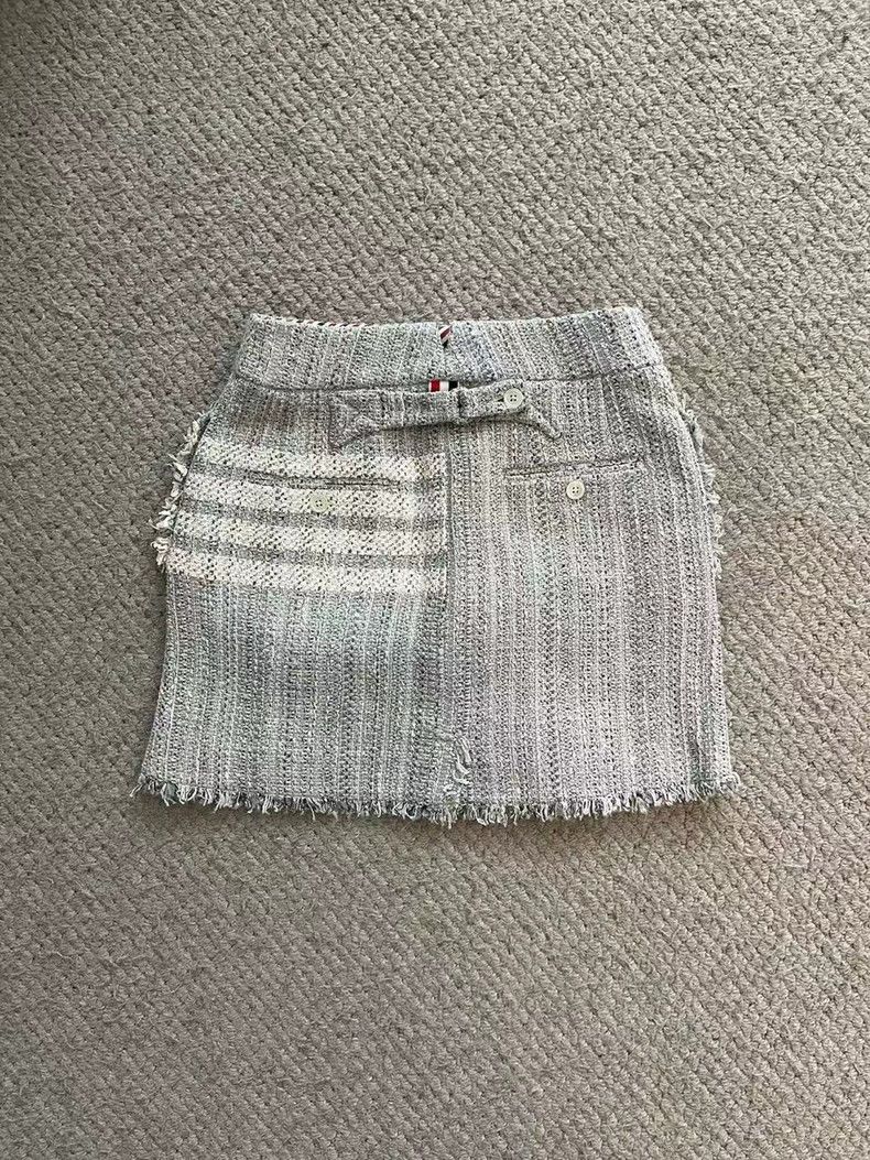 Thom Browne Thom browne Gray four-striped braided hip-wrapped skirt sho Size 24" / US 00 / IT 34 - 1 Thumbnail