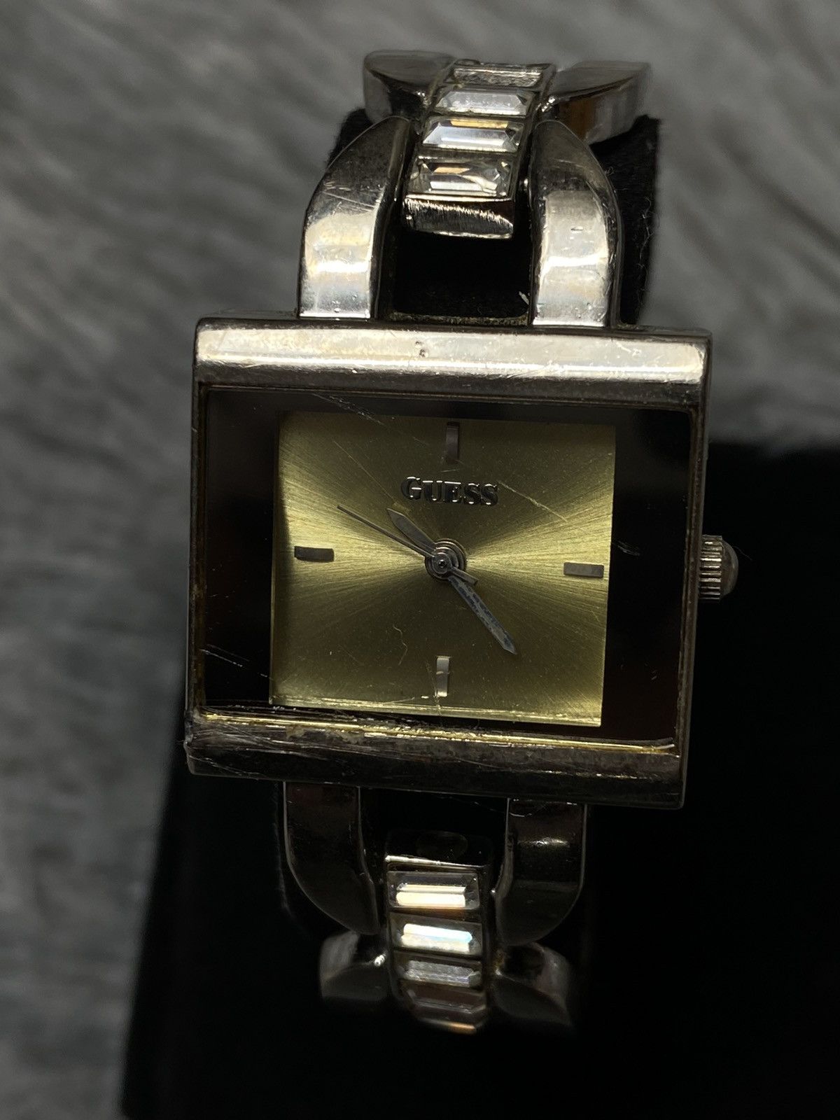 Guess × Japanese Brand × Vintage Golden Radiance Guess Watch | Japanese Brand Size ONE SIZE - 13 Thumbnail