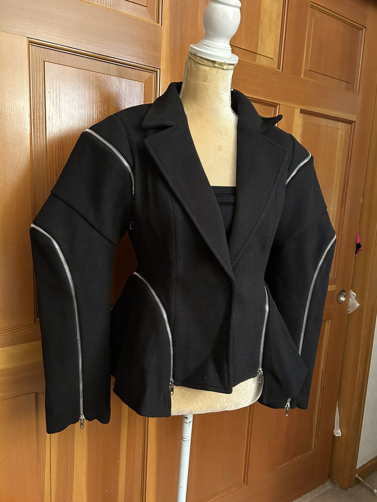Designer × Other NWT, Lavishly Paris Designer Black Spliced Zipper Jacket. Size M / US 6-8 / IT 42-44 - 15 Thumbnail