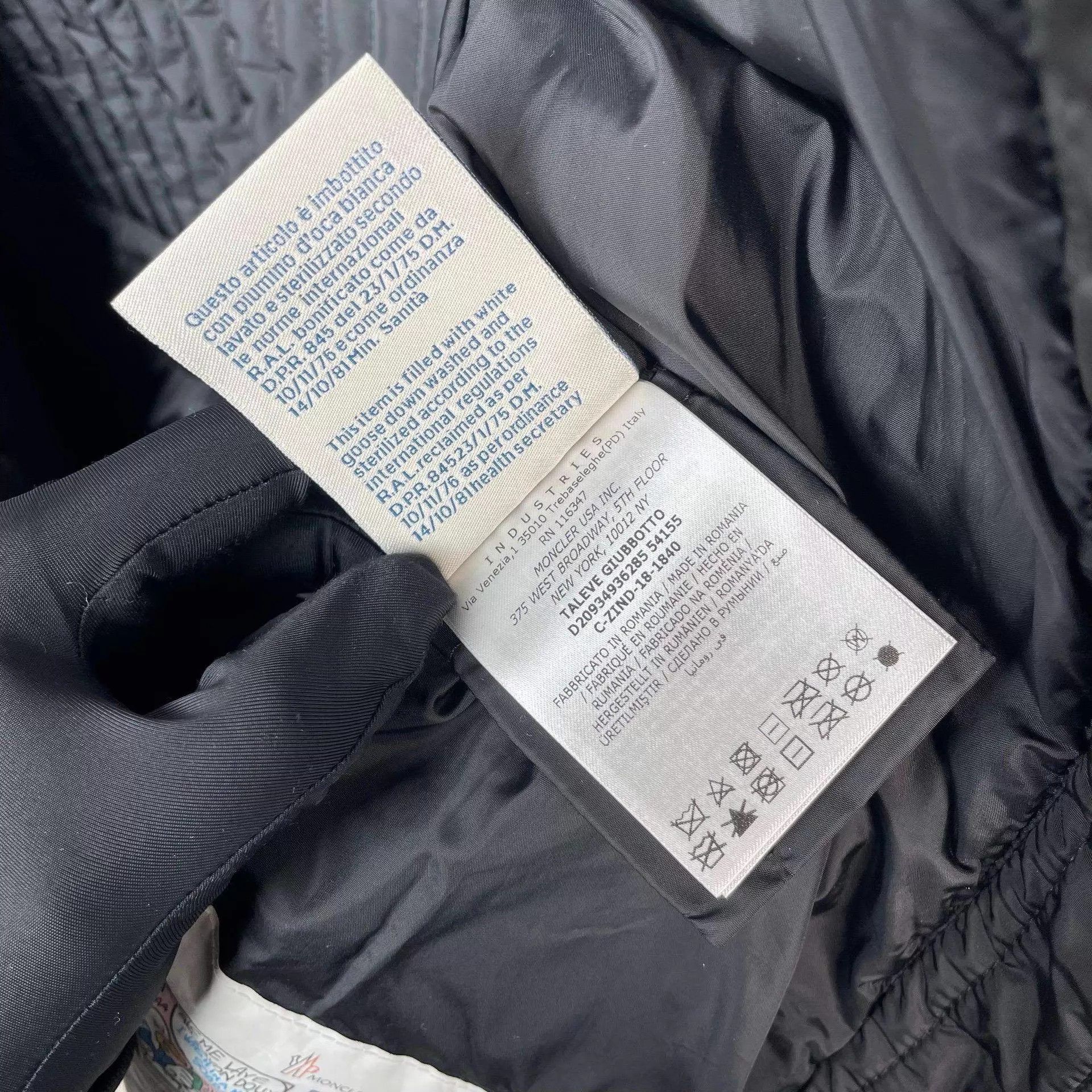 Moncler MONCLER++ puffer jacket size 1 Size S / US 4 / IT 40 - 7 Thumbnail
