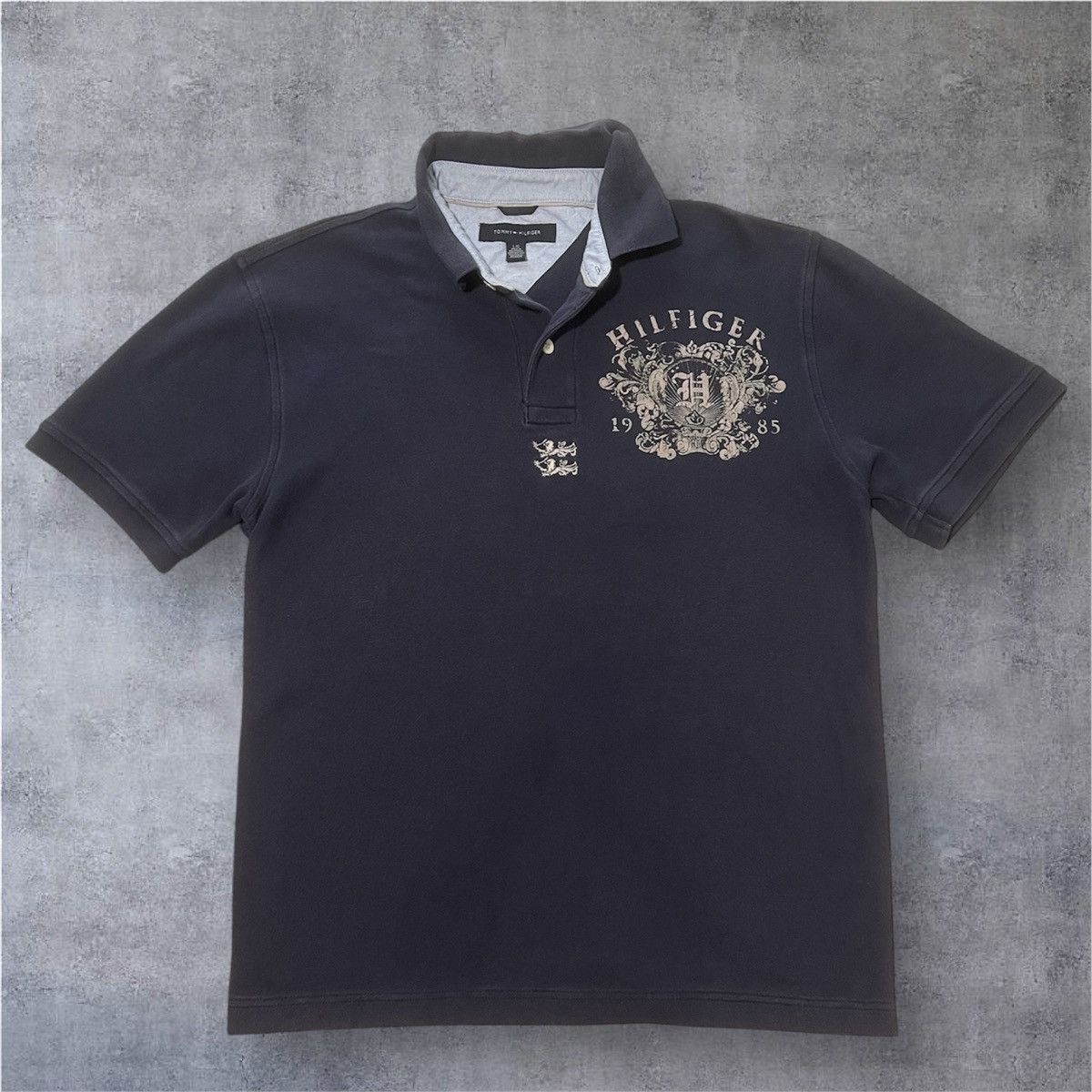 Tommy Hilfiger Mens vintage y2k Tommy Hilfiger polo shirt Size US L / EU 52-54 / 3 - 1 Thumbnail