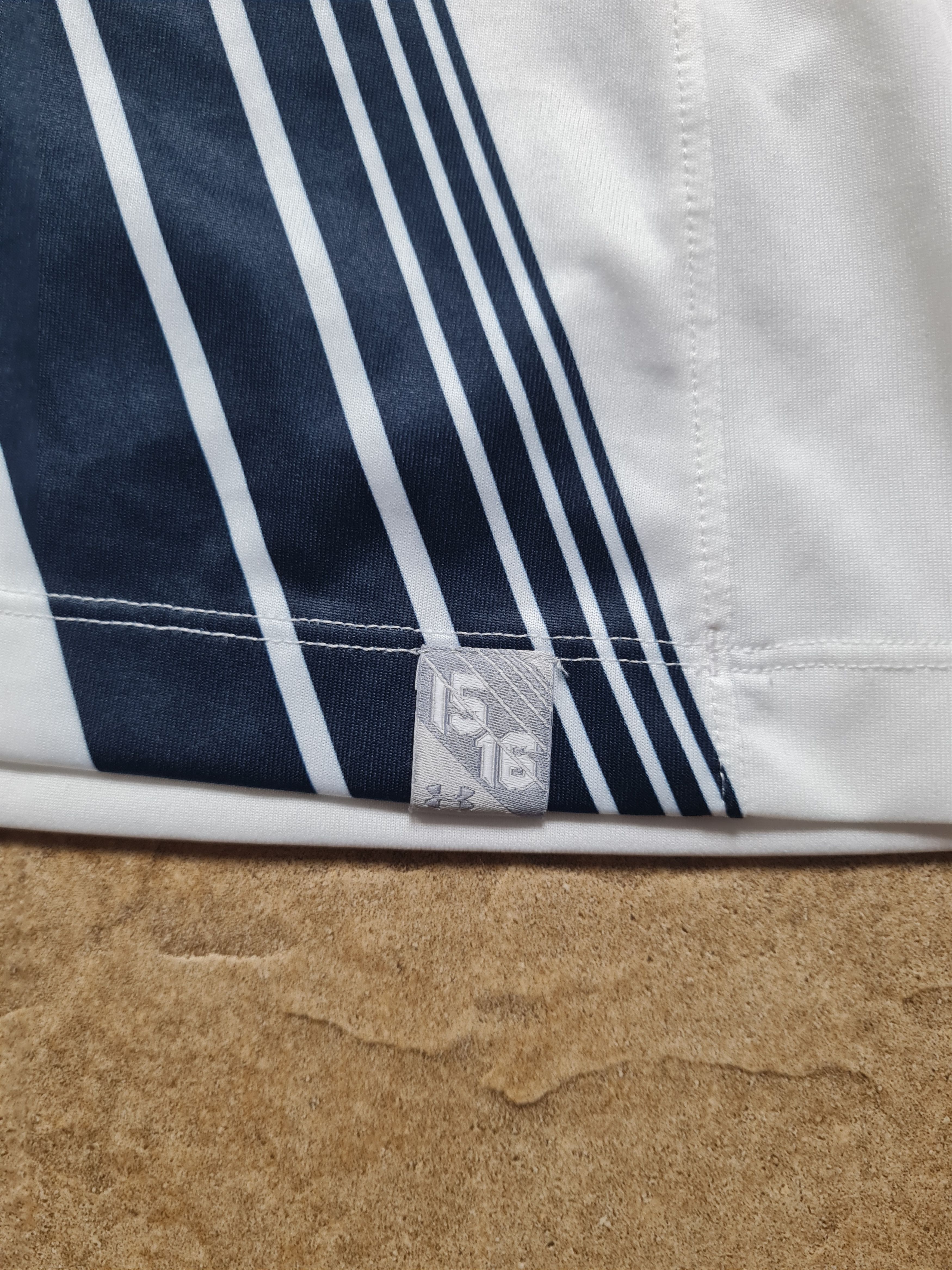 Under Armour TOTTENHAM UNDER ARMOUR 2015/2016 FOOTBALL HOME JERSEY XL Size US XL / EU 56 / 4 - 14 Thumbnail