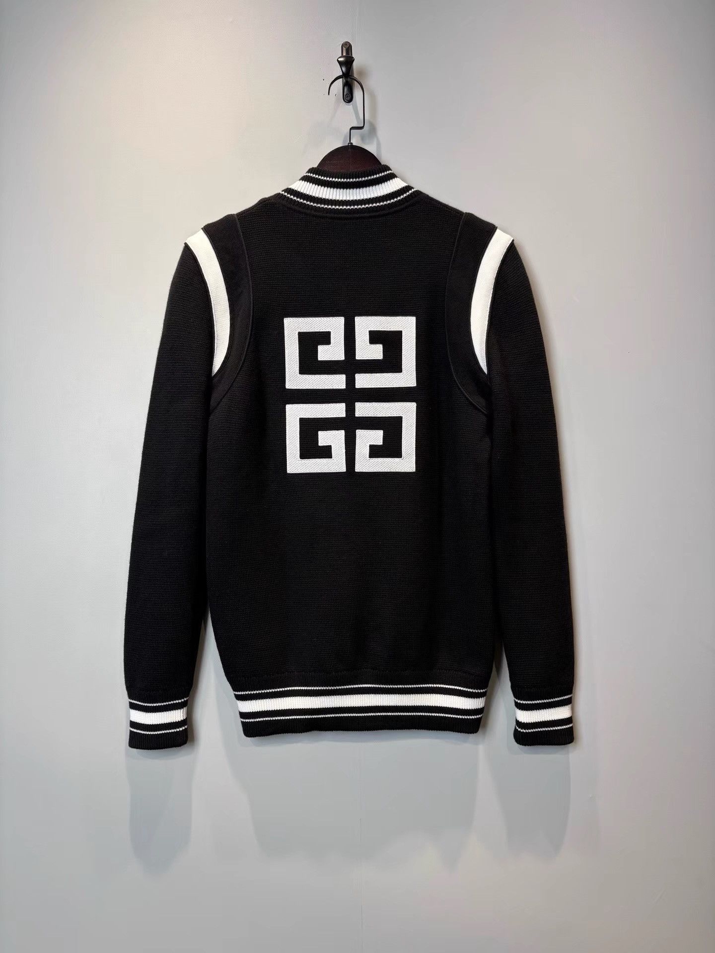 Givenchy Givenchy Wool Coat with Back Logo K36 Size US M / EU 48-50 / 2 - 2 Thumbnail