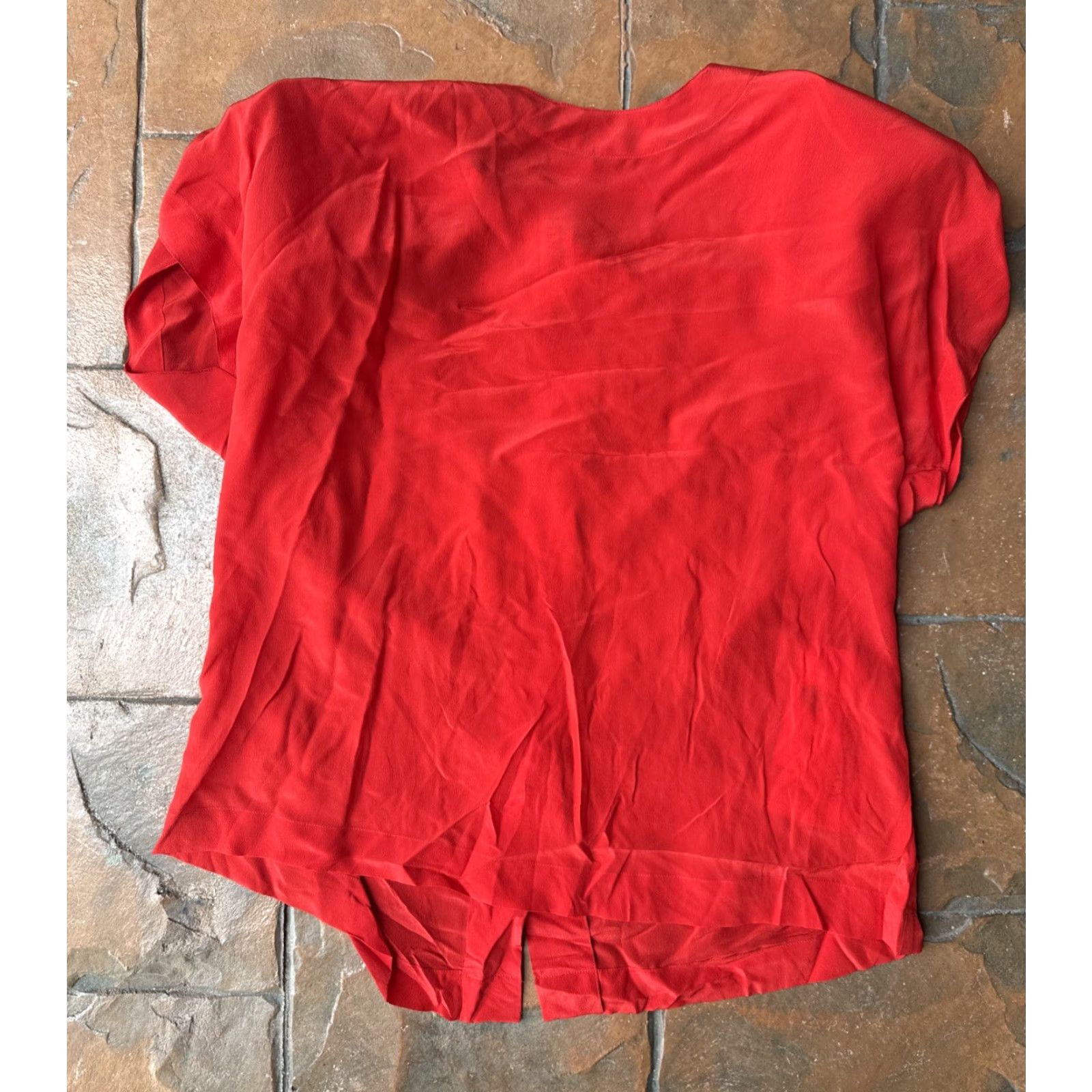 Ellen Tracy VINTAGE Linda Allard Ellen Tracy Silk Shirt Womens 14 Short Sleeve Button Up Red Casual Ships Dry Clean Only Size XL / US 12-14 / IT 48-50 - 4 Thumbnail